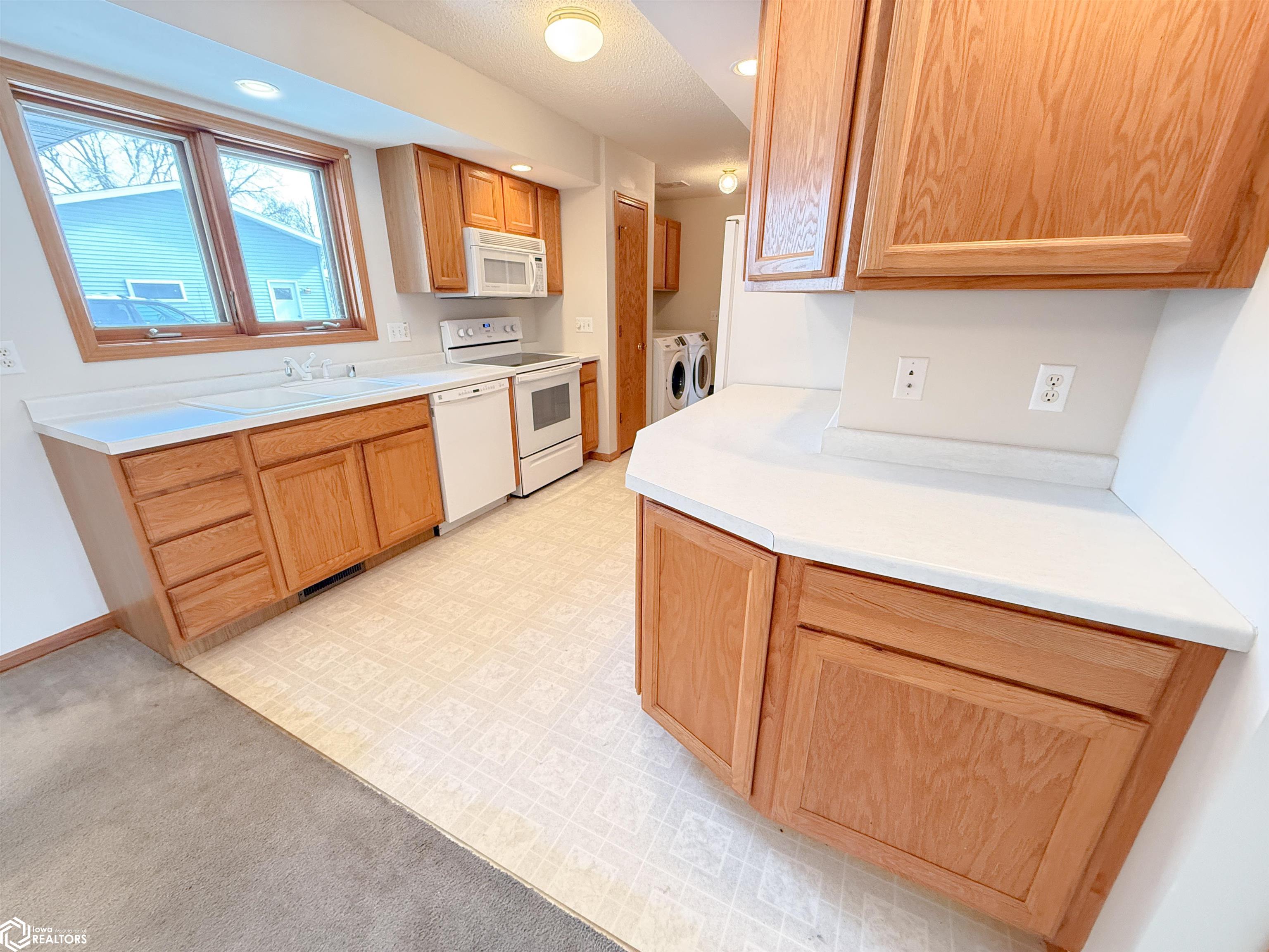 1656 Dorell Drive, Hampton, Iowa image 3