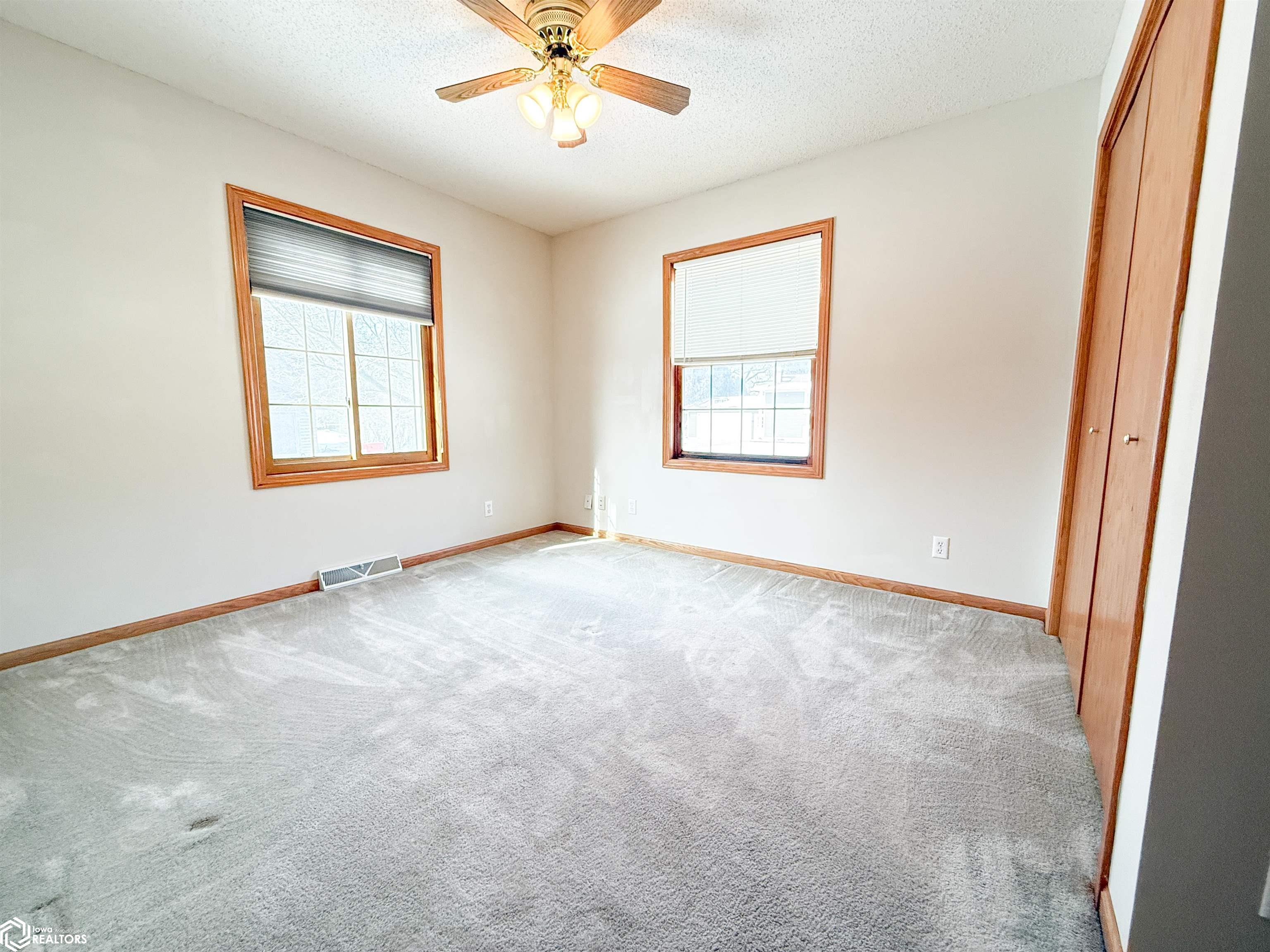 1656 Dorell Drive, Hampton, Iowa image 21