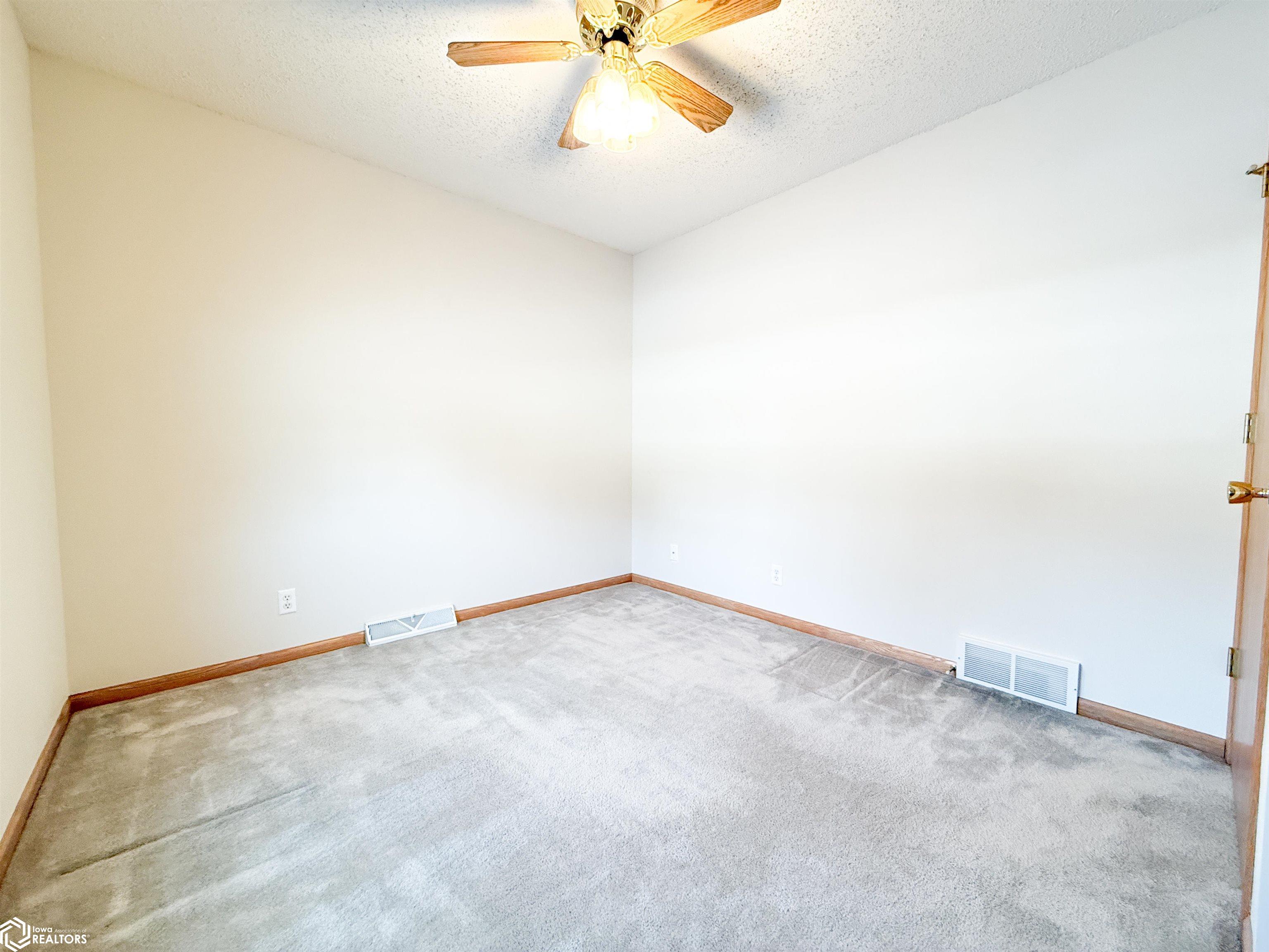 1656 Dorell Drive, Hampton, Iowa image 25