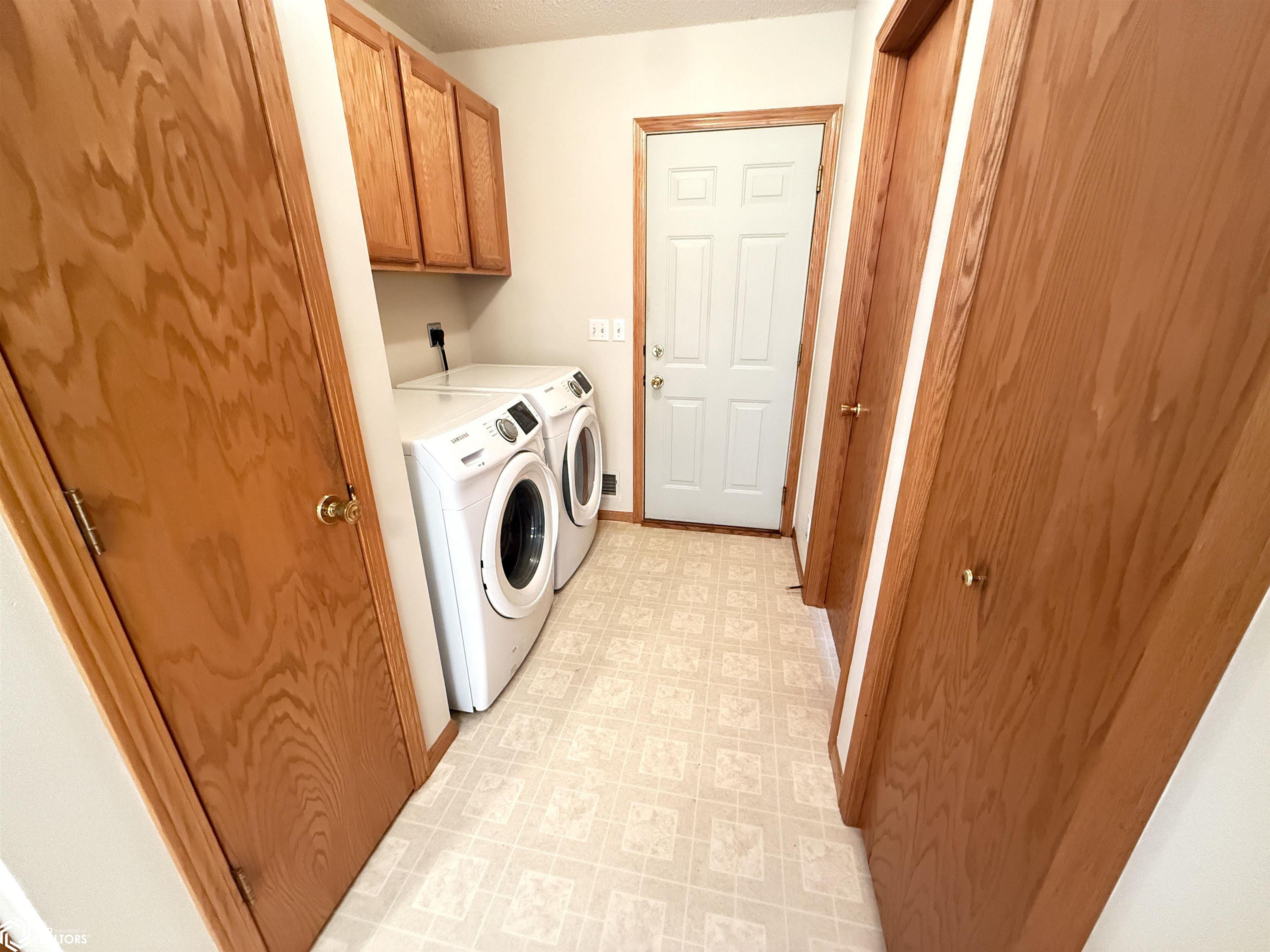 1656 Dorell Drive, Hampton, Iowa image 6
