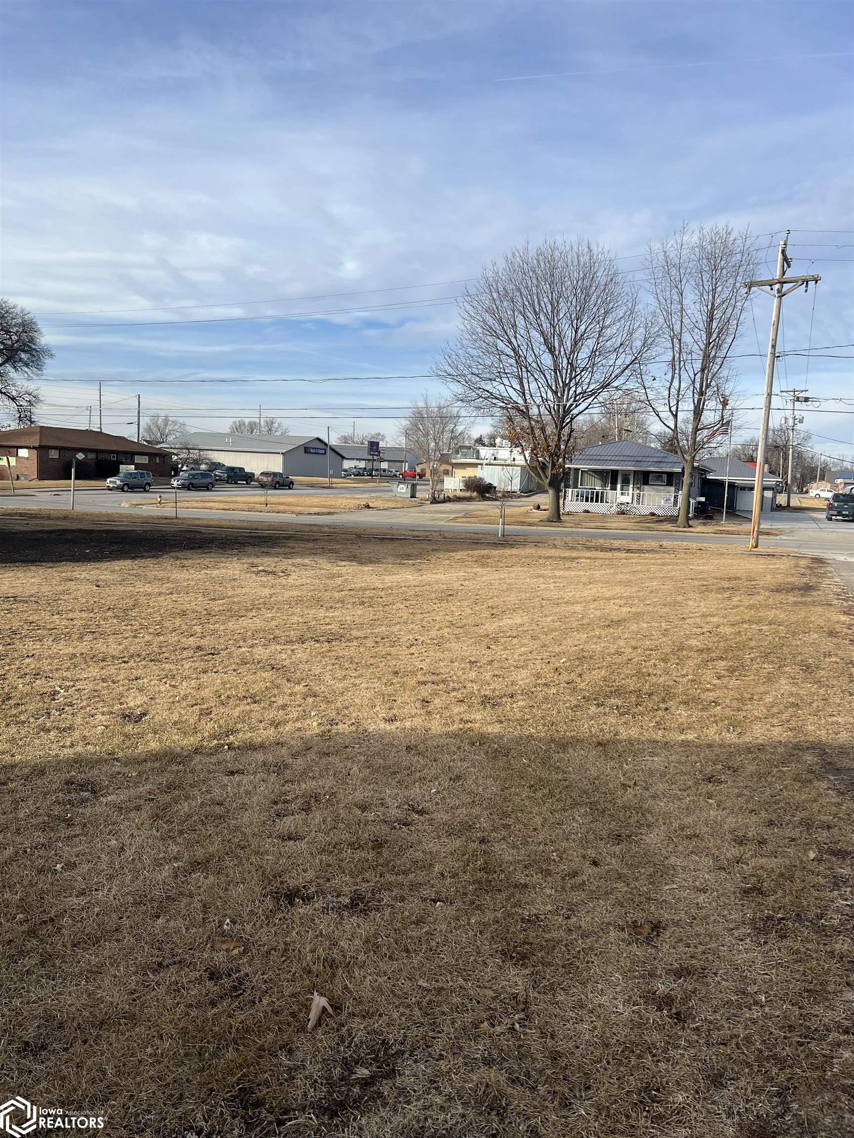 1116 High Ave West, Oskaloosa, Iowa image 3