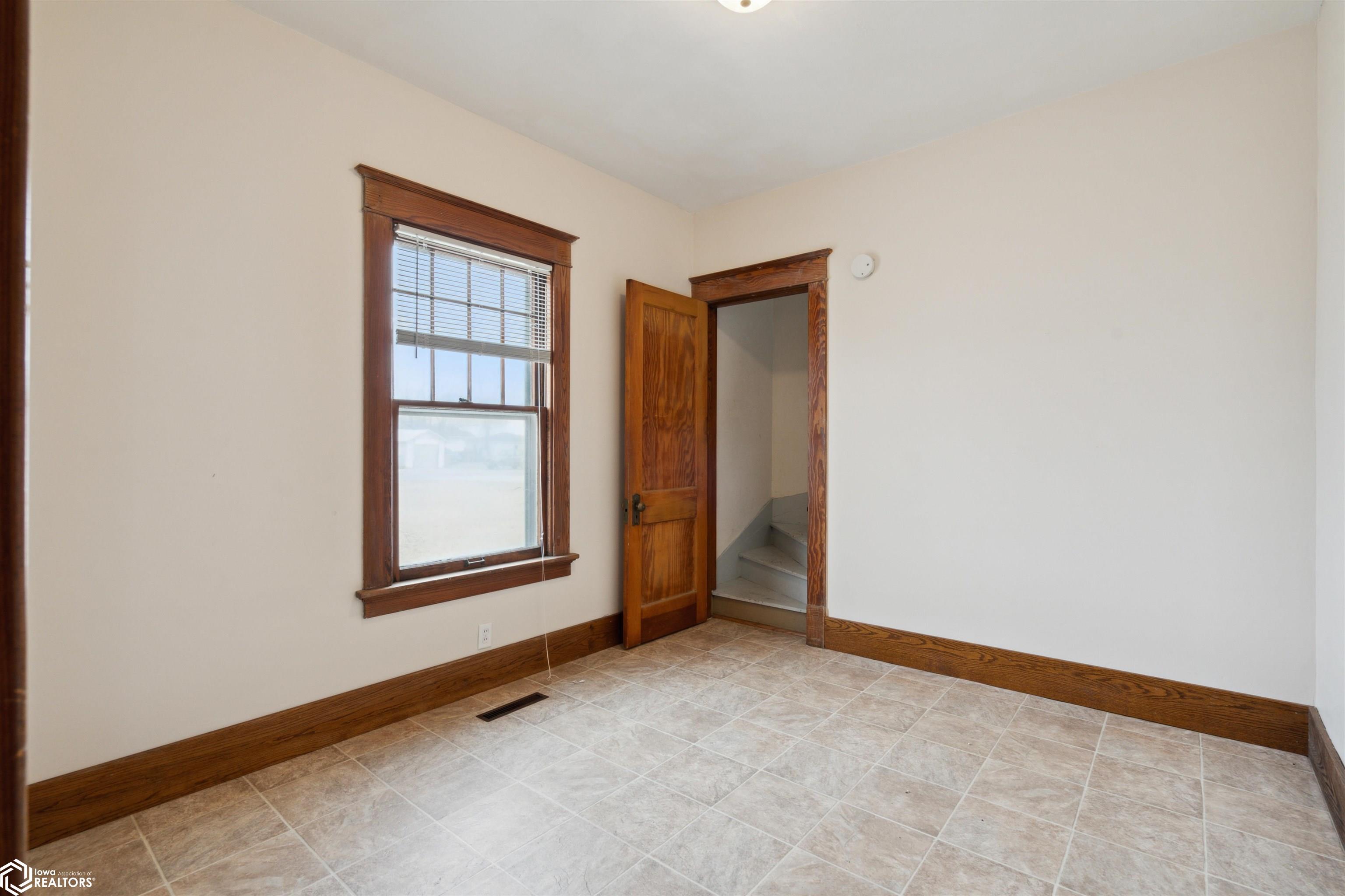 403 S 3rd Street, Montezuma, Iowa image 14
