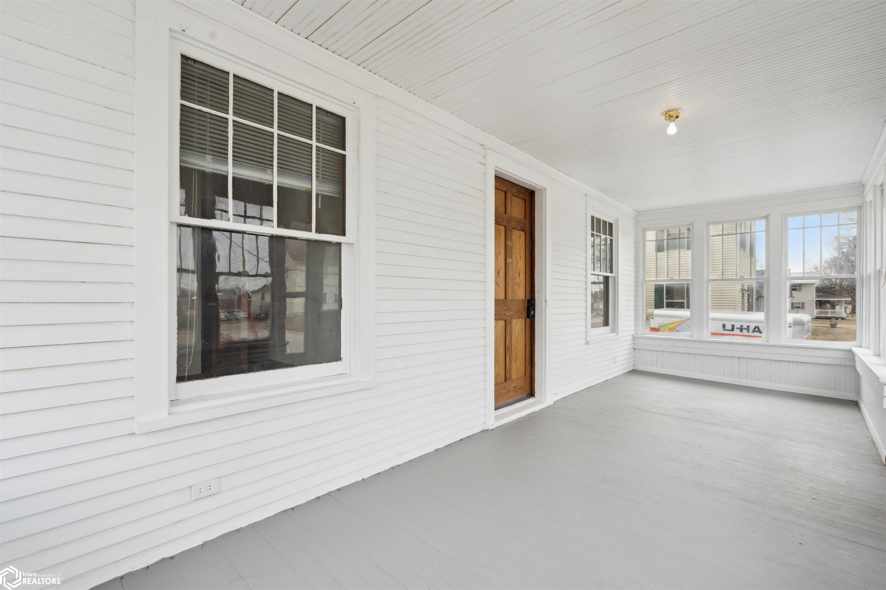 403 S 3rd Street, Montezuma, Iowa image 3
