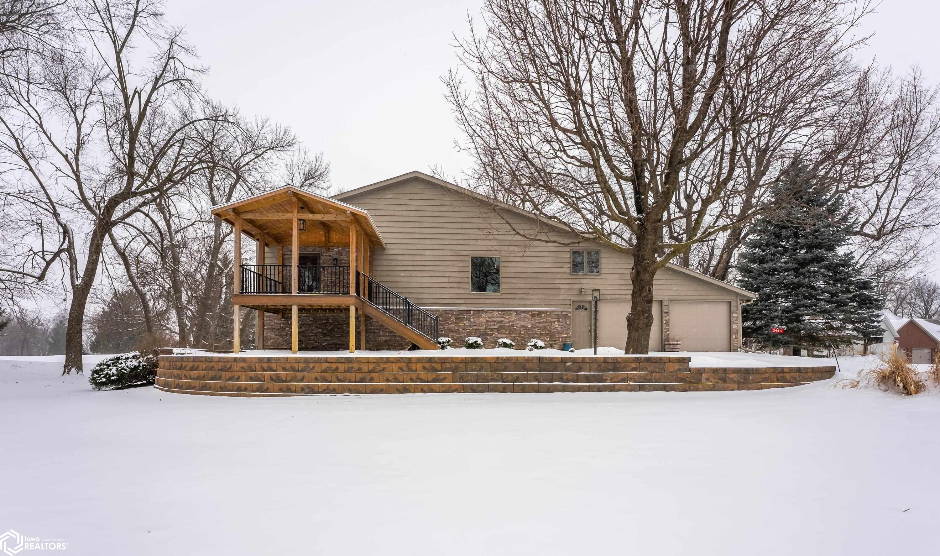 24411 Maple Dr, Lake Mills, Iowa image 1