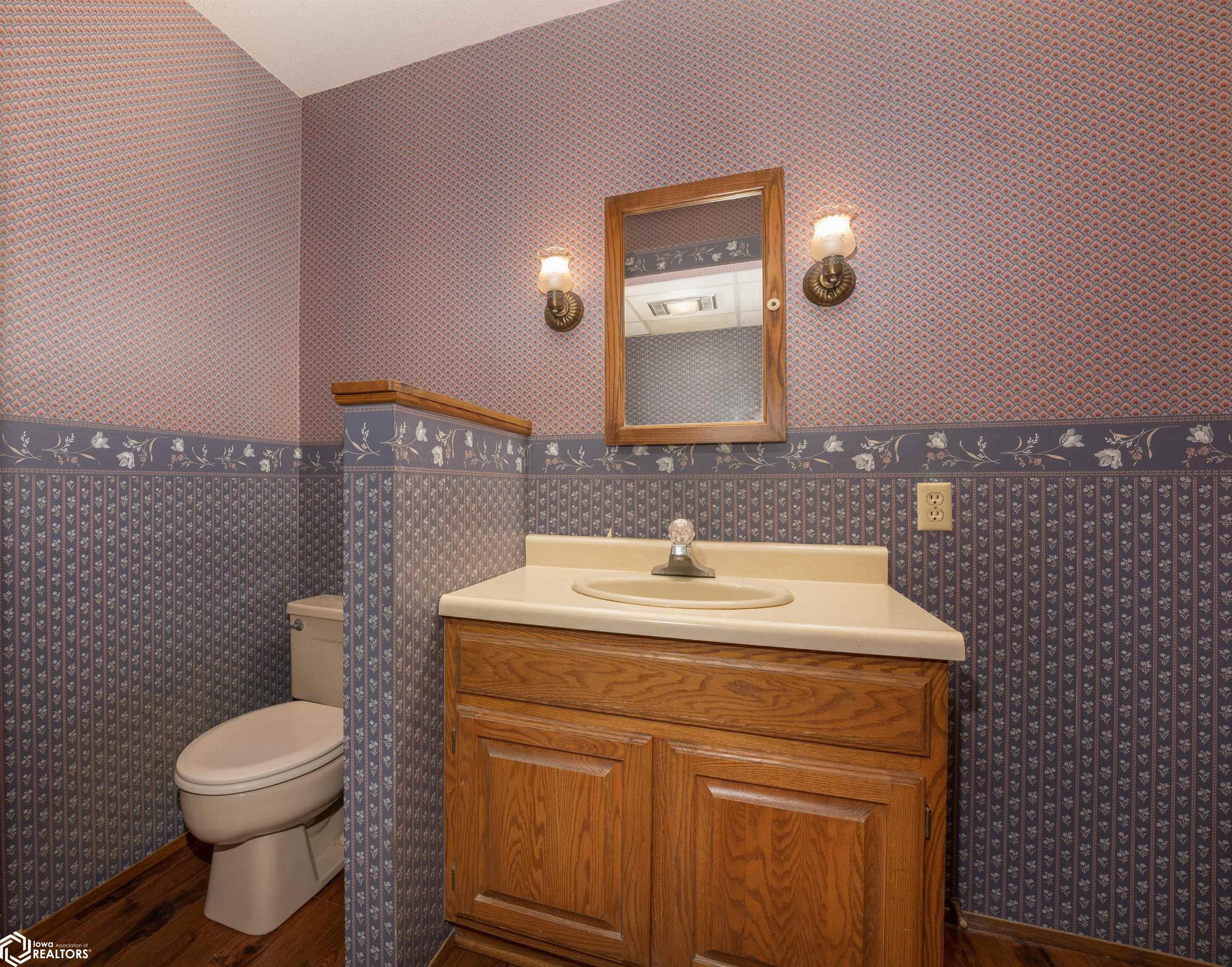 24411 Maple Dr, Lake Mills, Iowa image 24