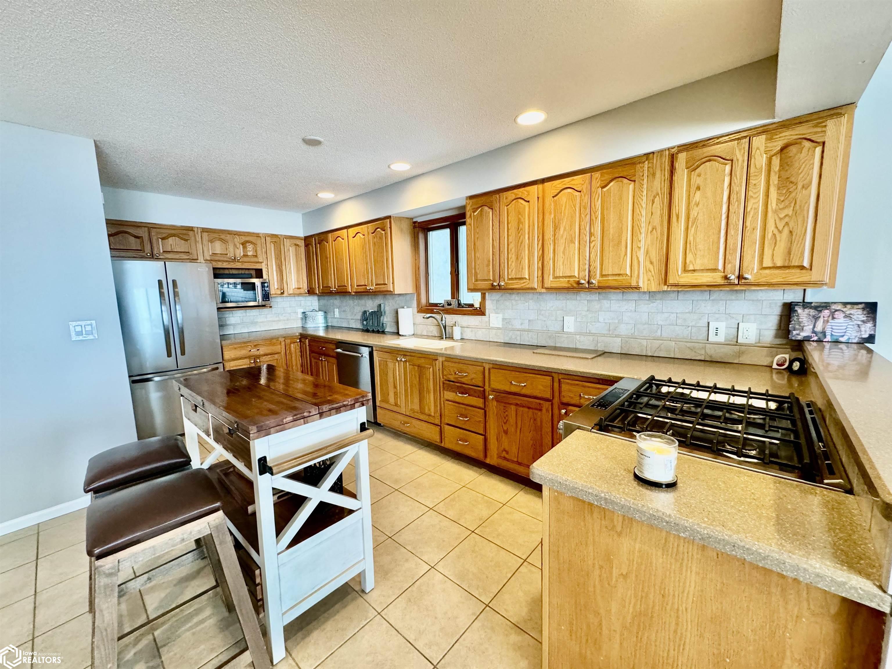 2405 S Lakeview Ct, Clear Lake, Iowa image 18