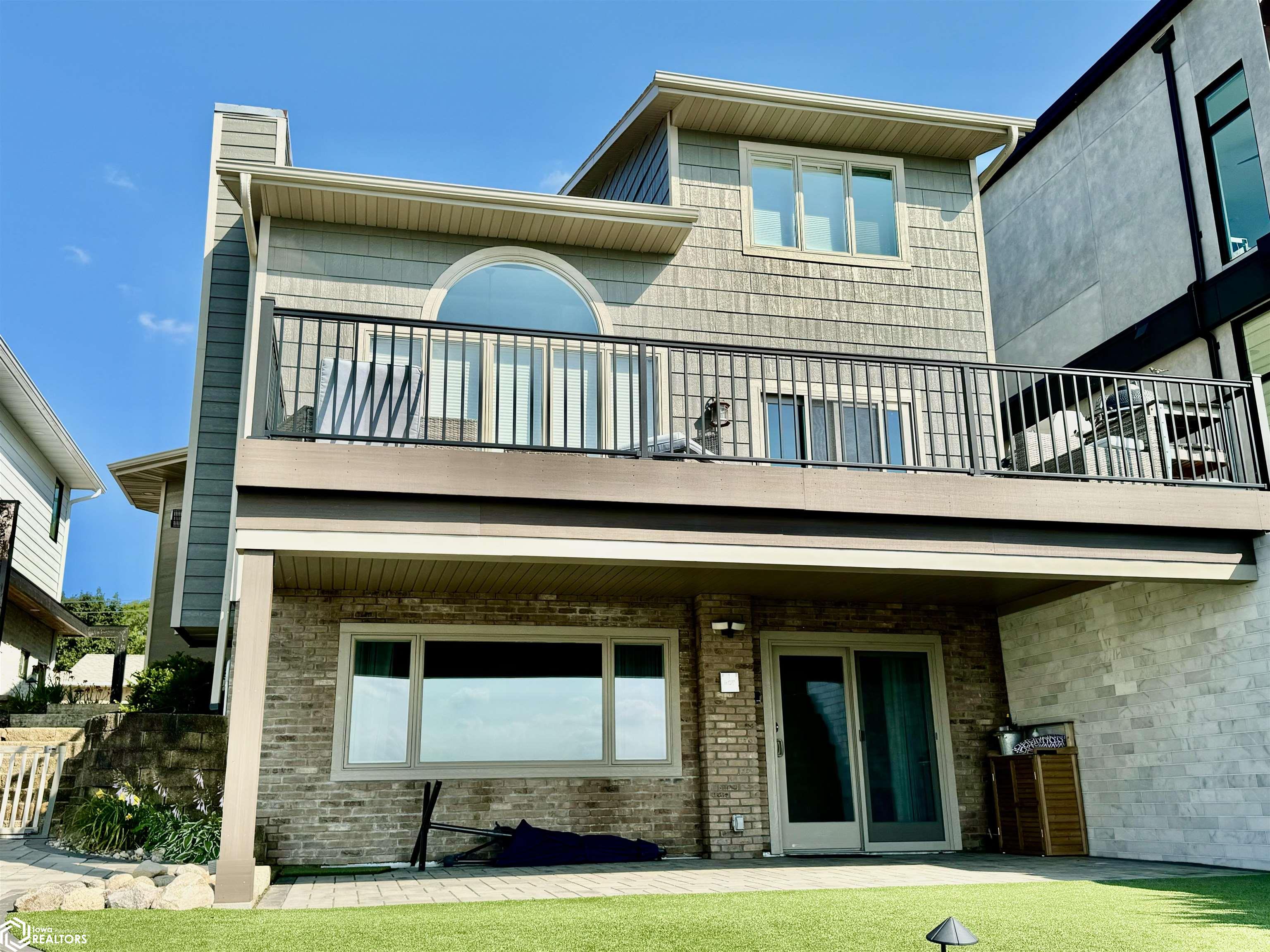 2405 S Lakeview Ct, Clear Lake, Iowa image 3