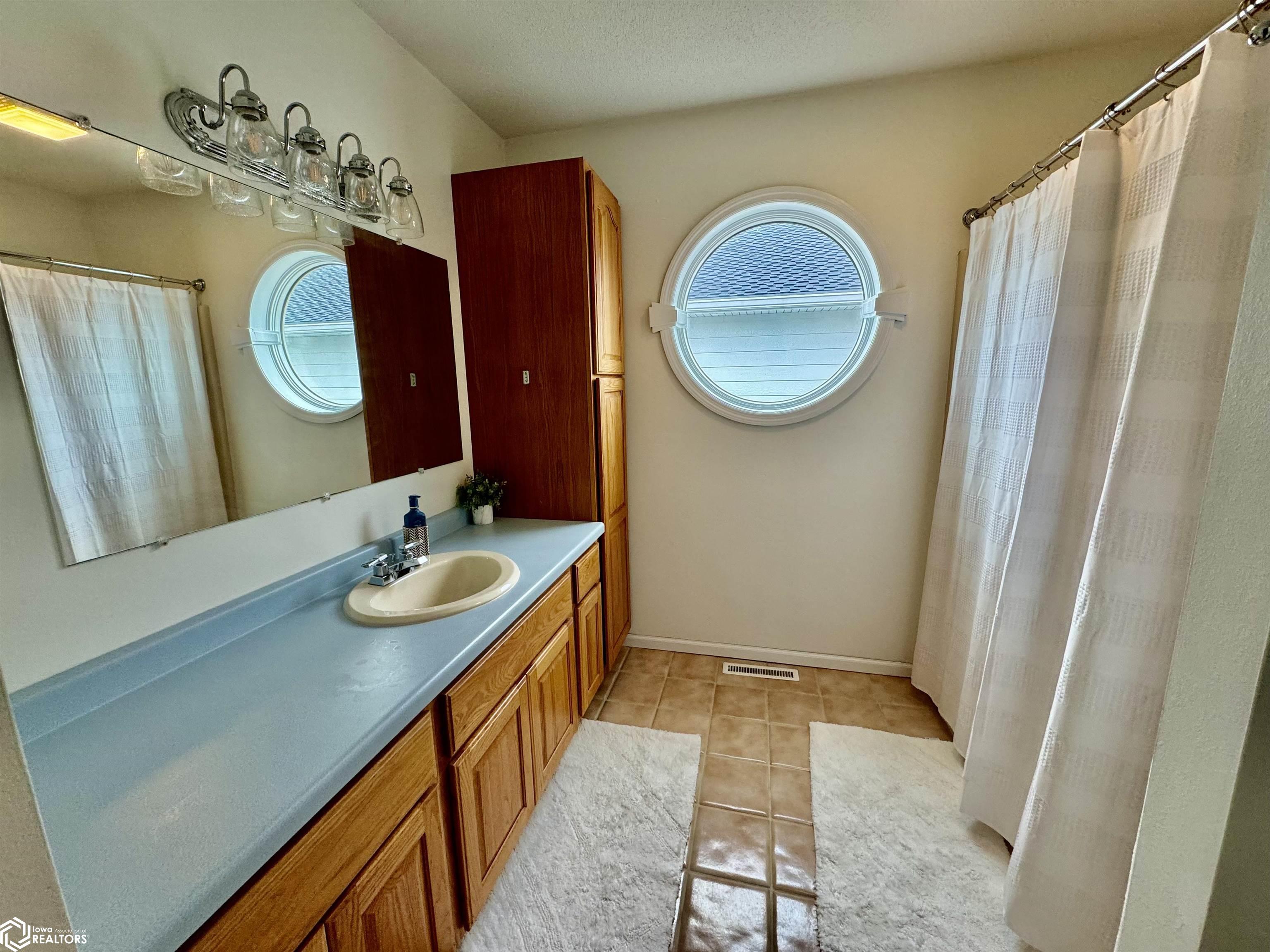 2405 S Lakeview Ct, Clear Lake, Iowa image 26