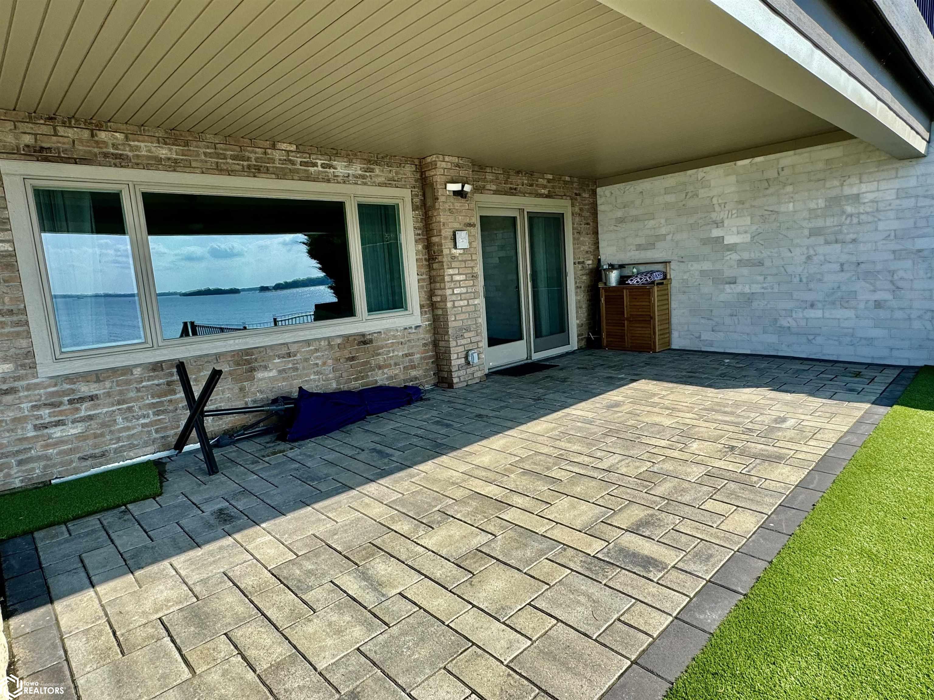 2405 S Lakeview Ct, Clear Lake, Iowa image 6