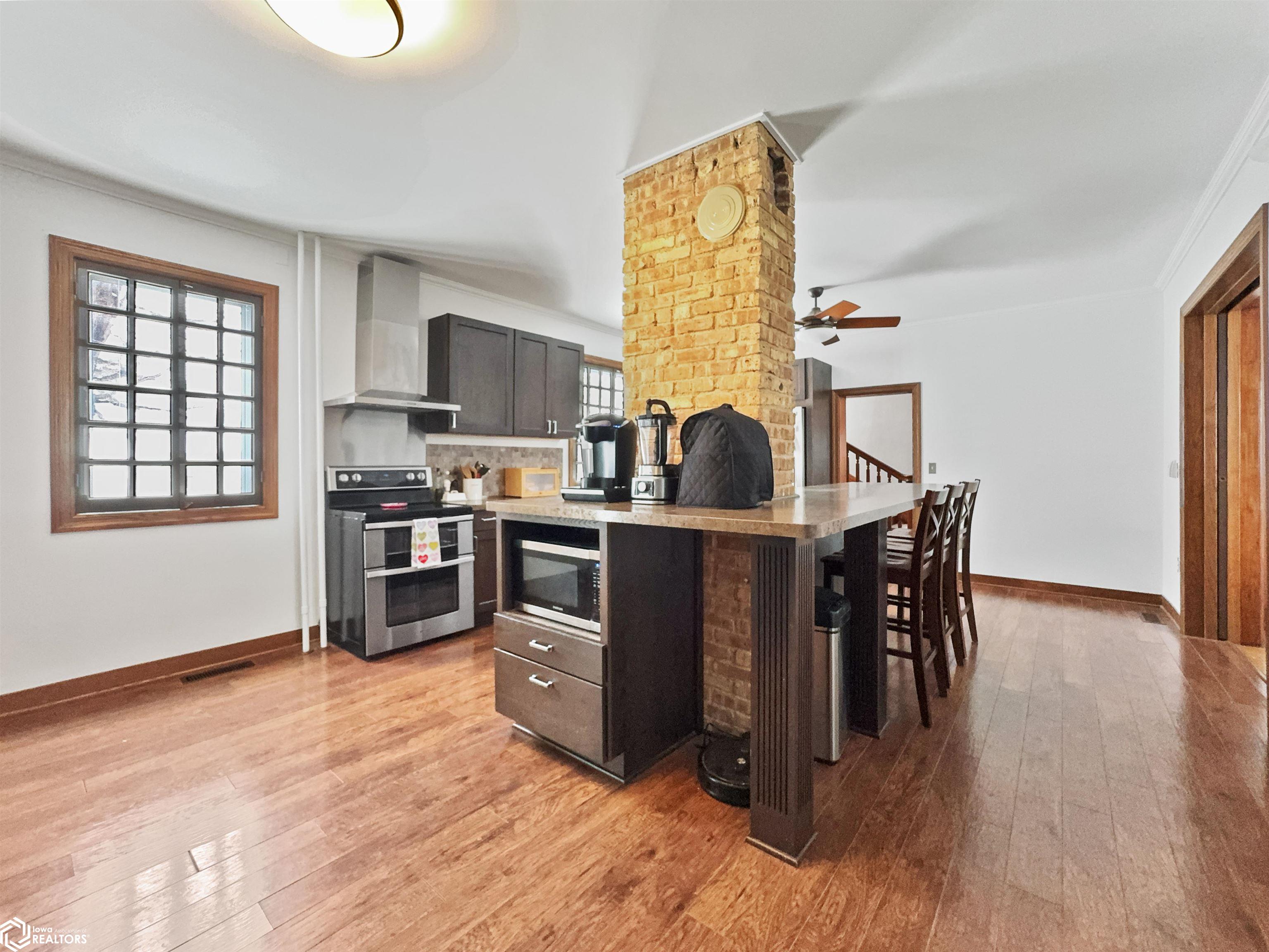 705 Central Avenue, Hampton, Iowa image 3