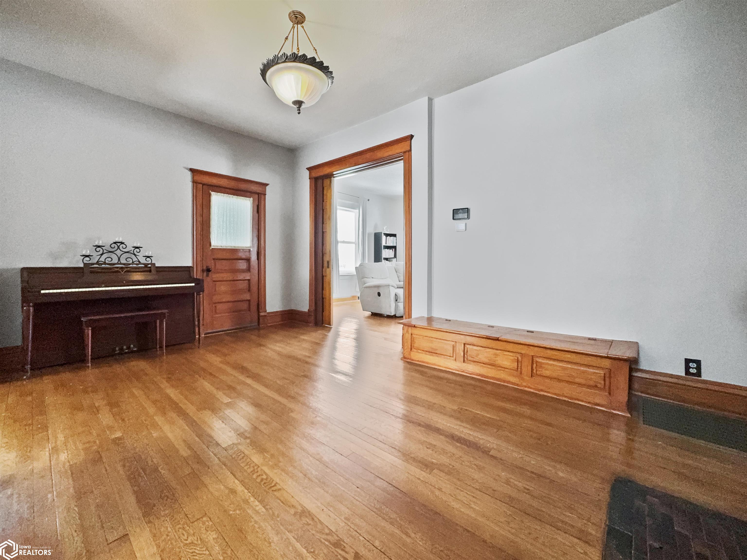 705 Central Avenue, Hampton, Iowa image 23