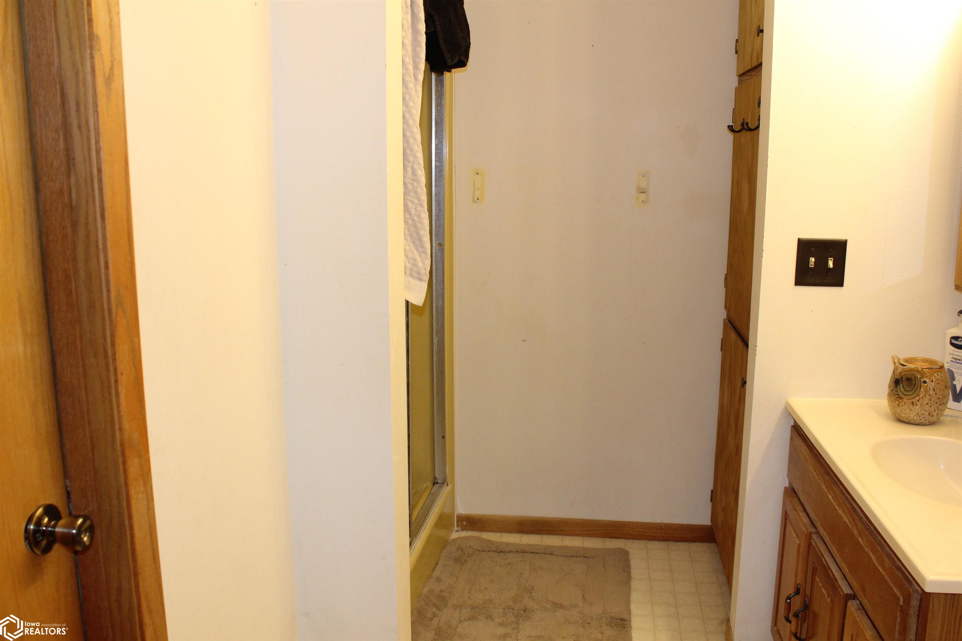 108 N Bloomfield Avenue, Bloomfield, Iowa image 19