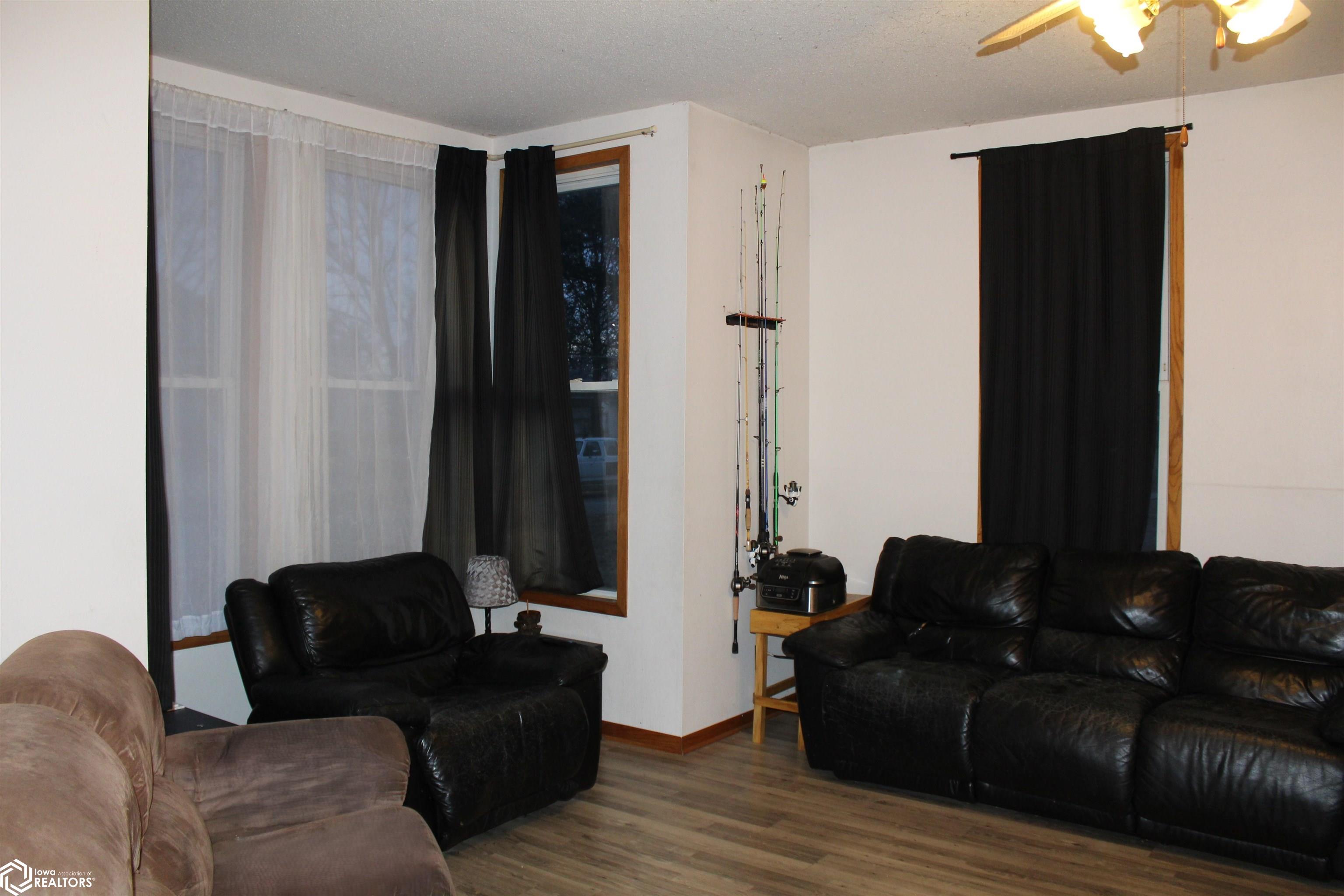 108 N Bloomfield Avenue, Bloomfield, Iowa image 3