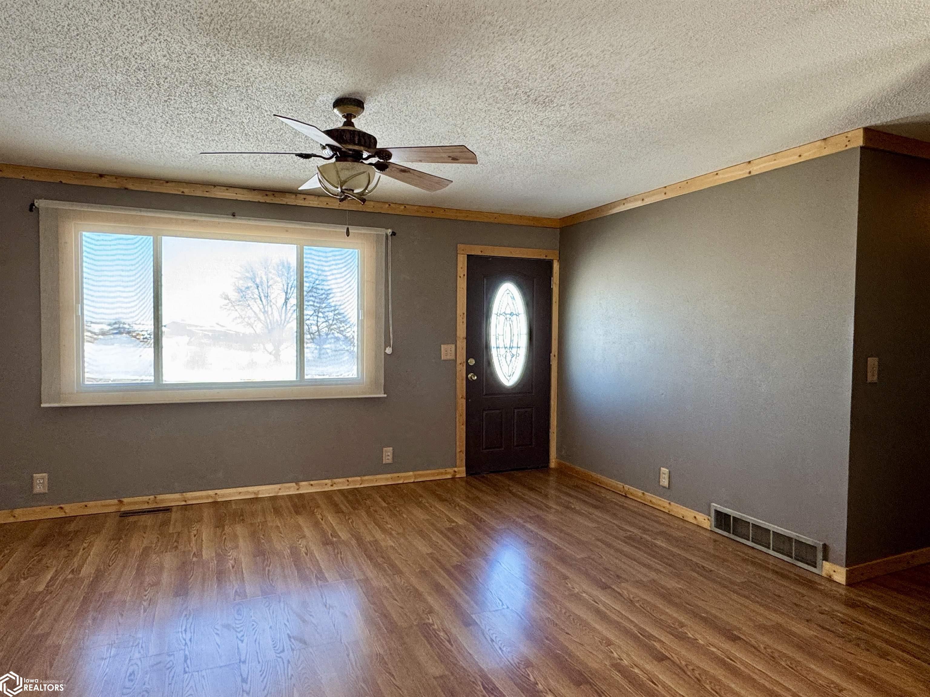 103 7th Avenue, Audubon, Iowa image 3