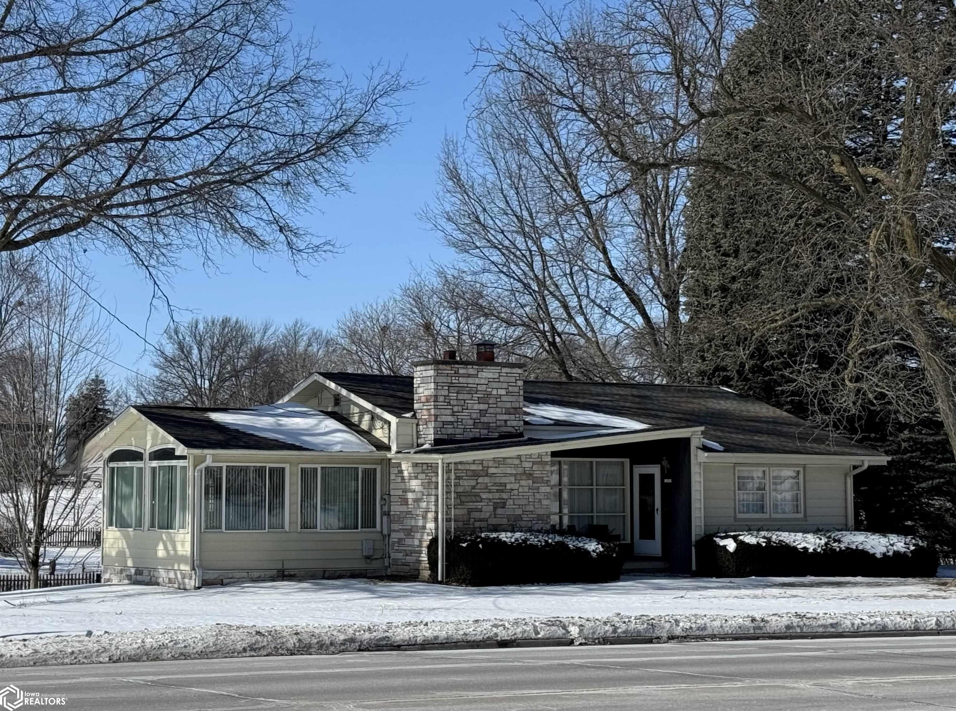 1000 N Sumner Avenue, Creston, Iowa image 1