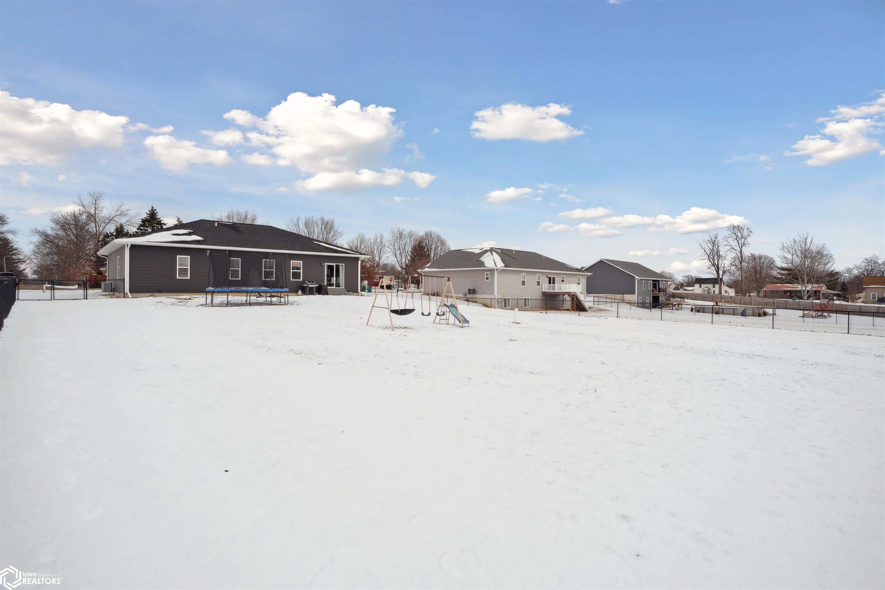 405 W Adams Street, New London, Iowa image 35
