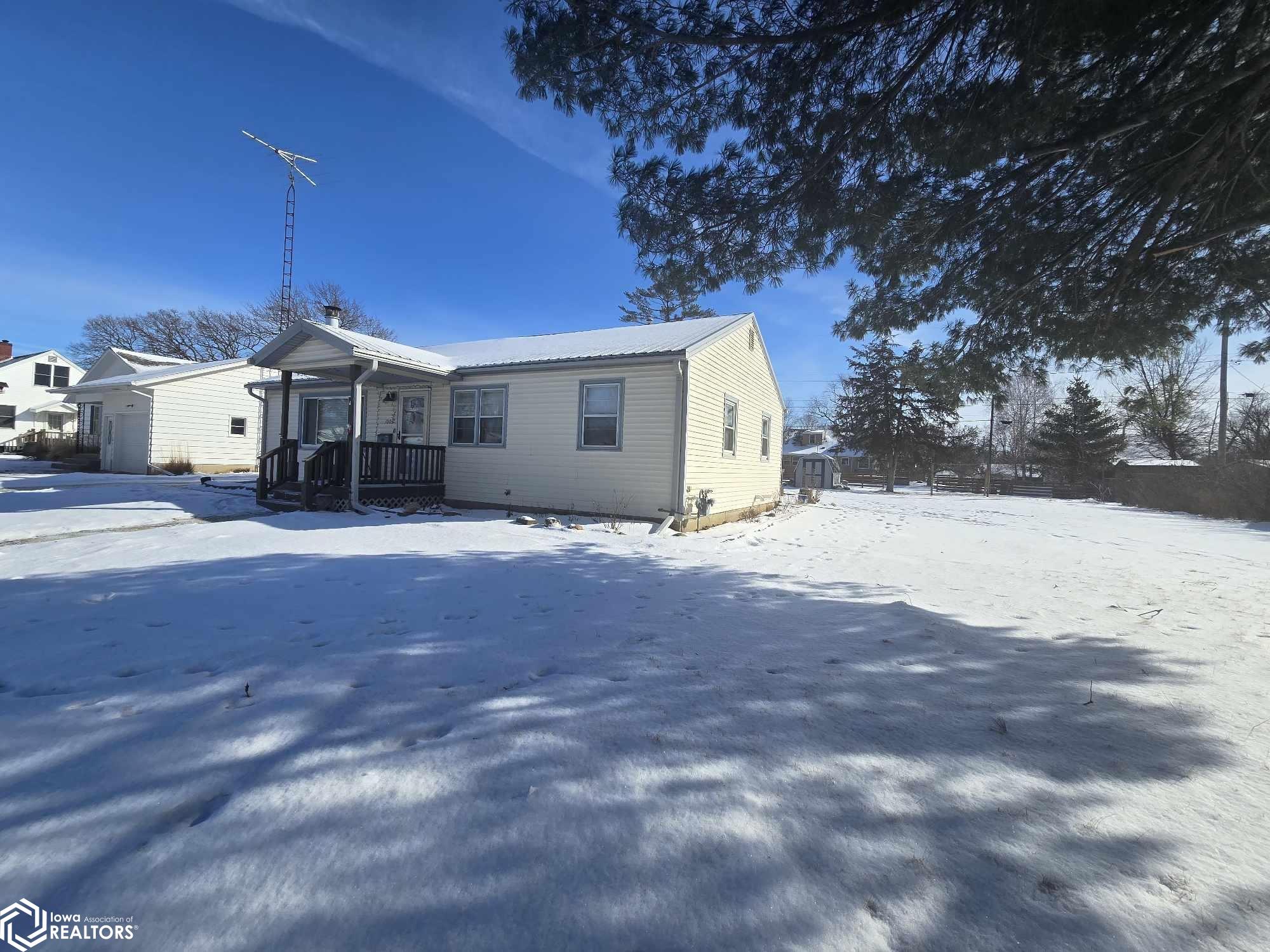 1005 S 5th Street, Fairfield, Iowa image 4
