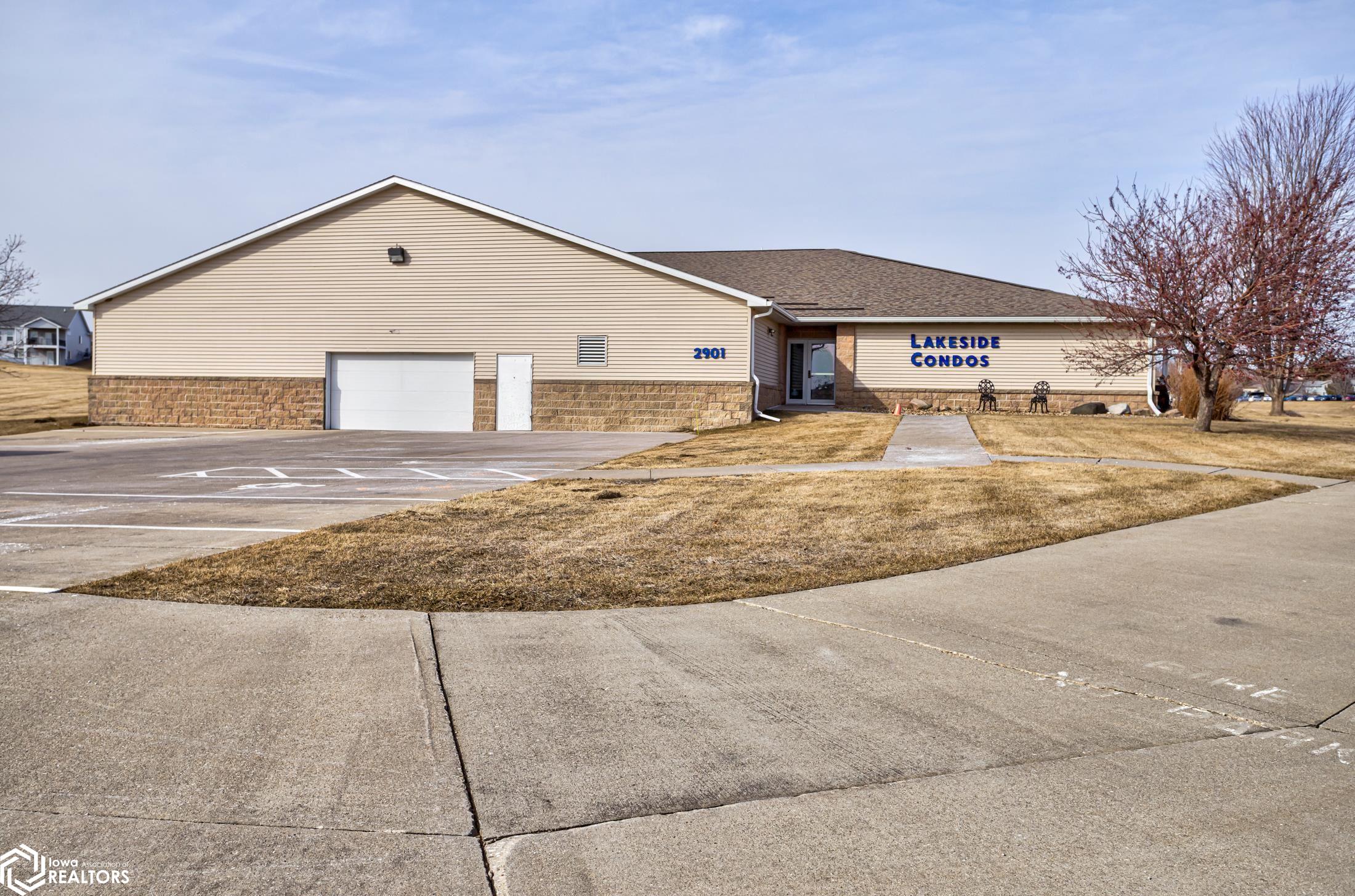 2901 S 2nd Street, Marshalltown, Iowa image 1