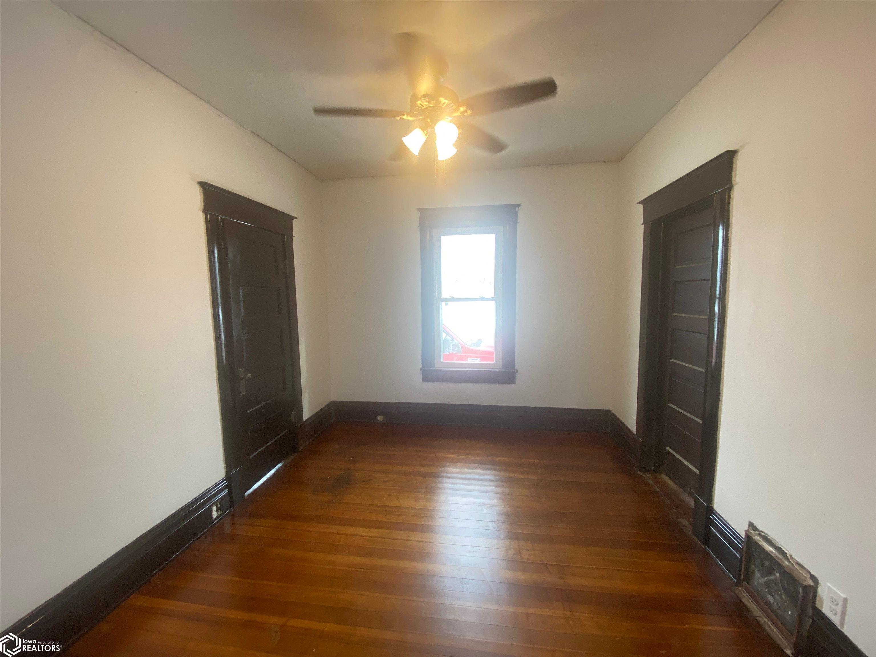 302 S 4th Street, Farmington, Iowa image 6