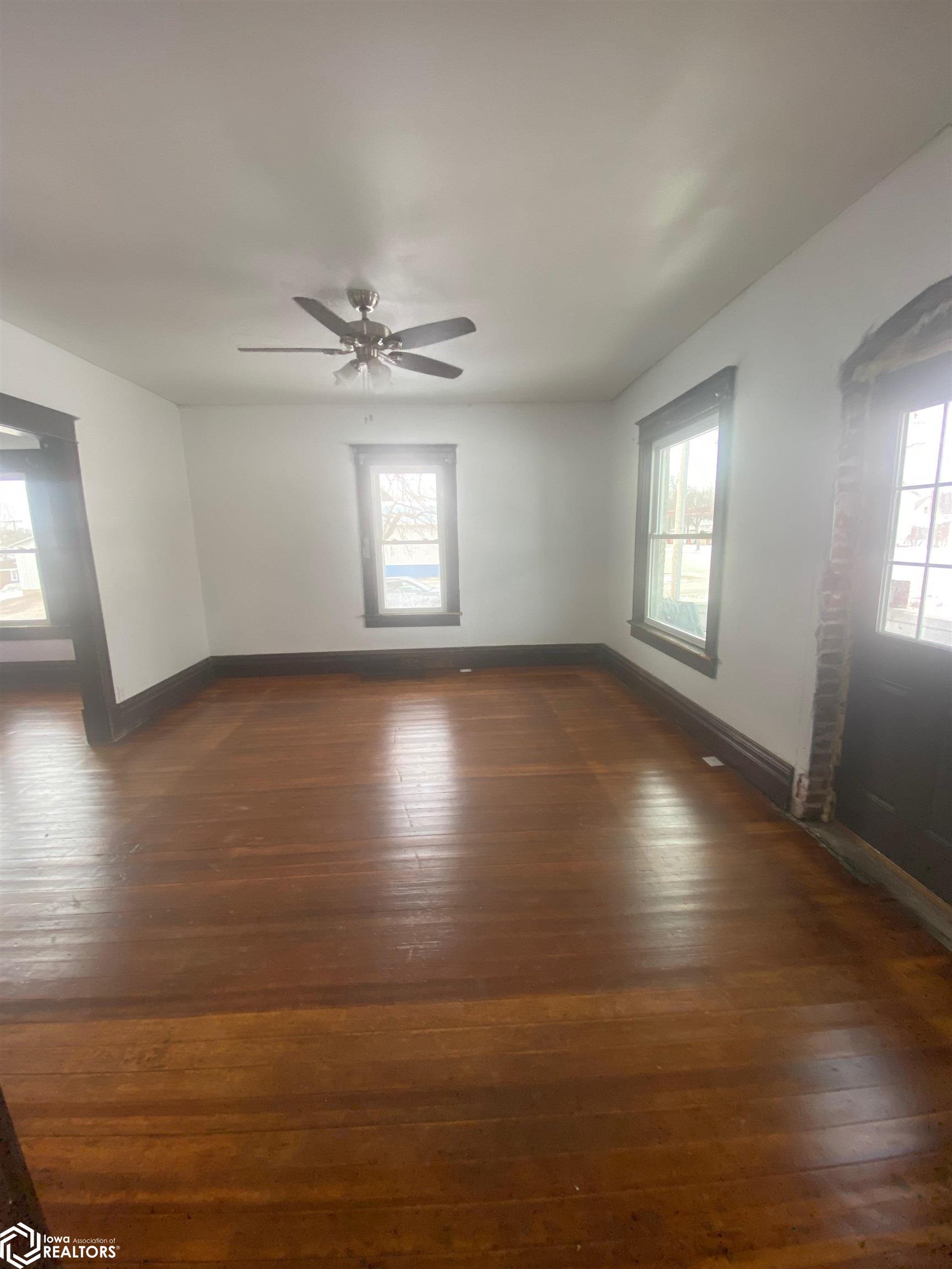 302 S 4th Street, Farmington, Iowa image 8
