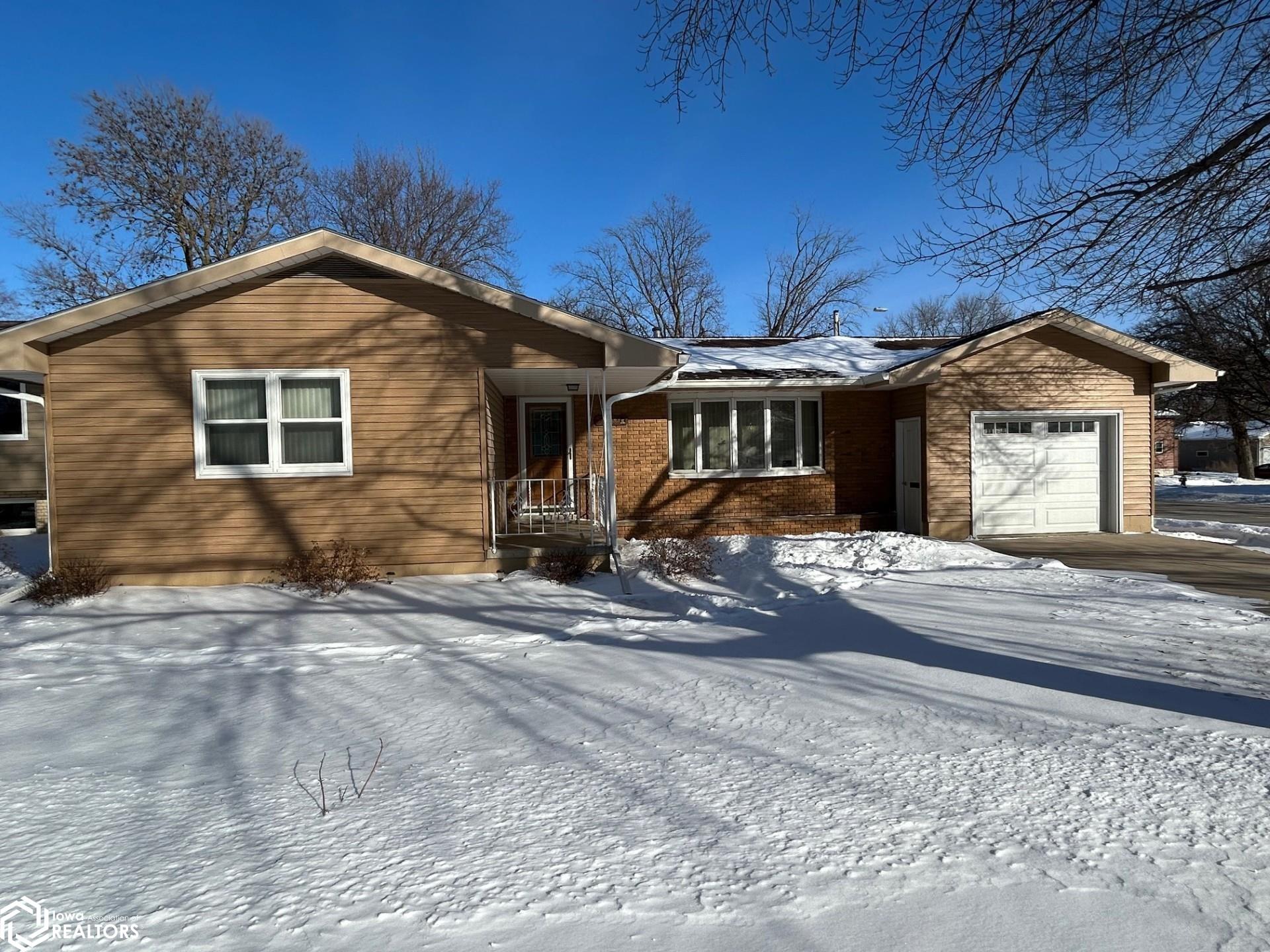 2 N 16th Street, Clear Lake, Iowa image 1