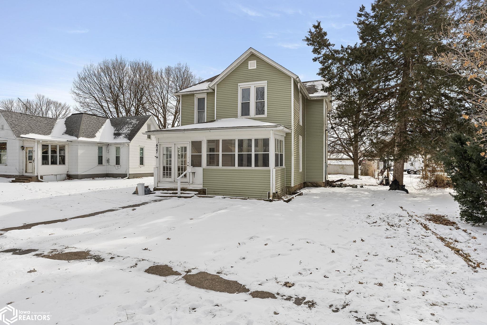 627 Isett Avenue, Wapello, Iowa image 1