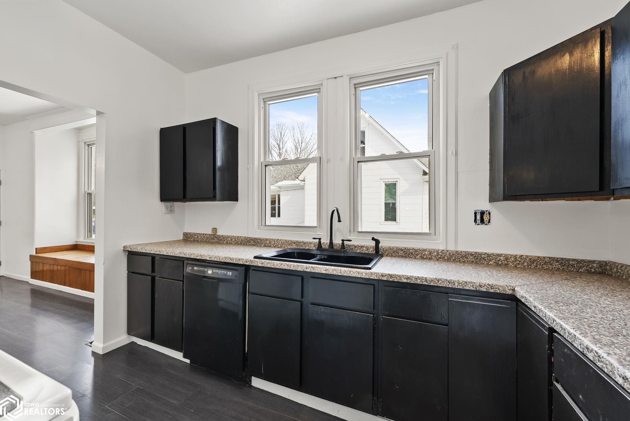 627 Isett Avenue, Wapello, Iowa image 20