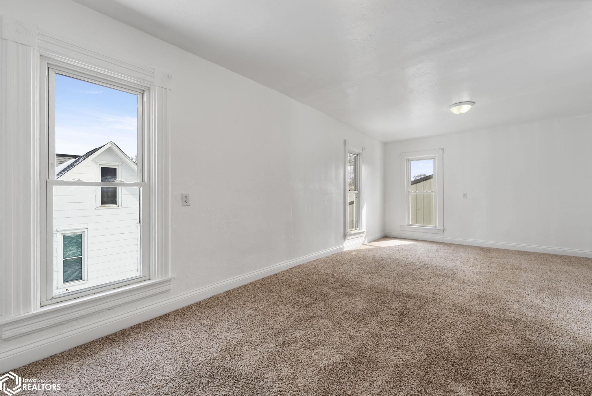 627 Isett Avenue, Wapello, Iowa image 24