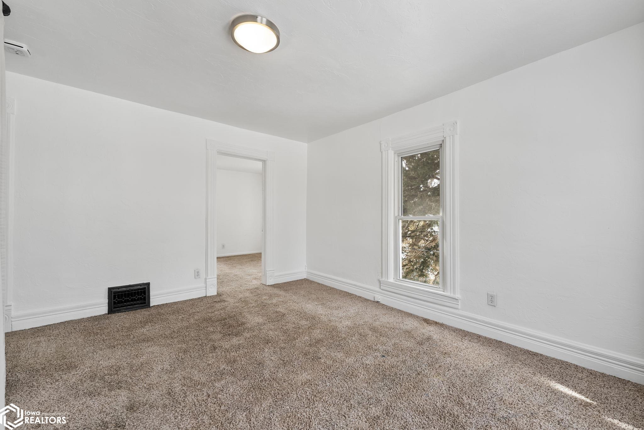 627 Isett Avenue, Wapello, Iowa image 26