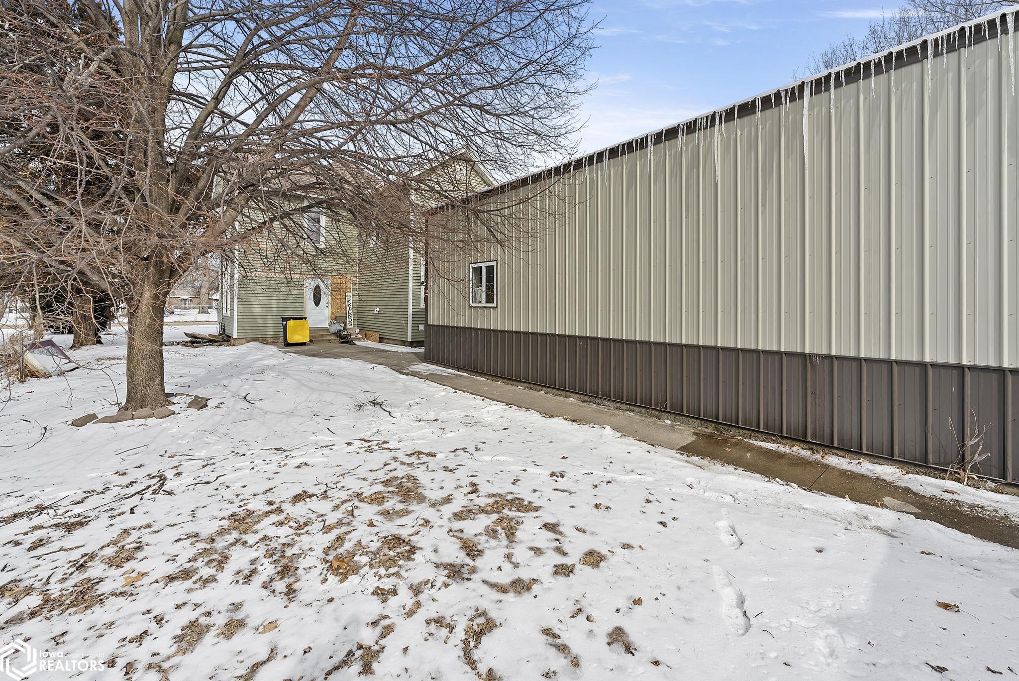 627 Isett Avenue, Wapello, Iowa image 4