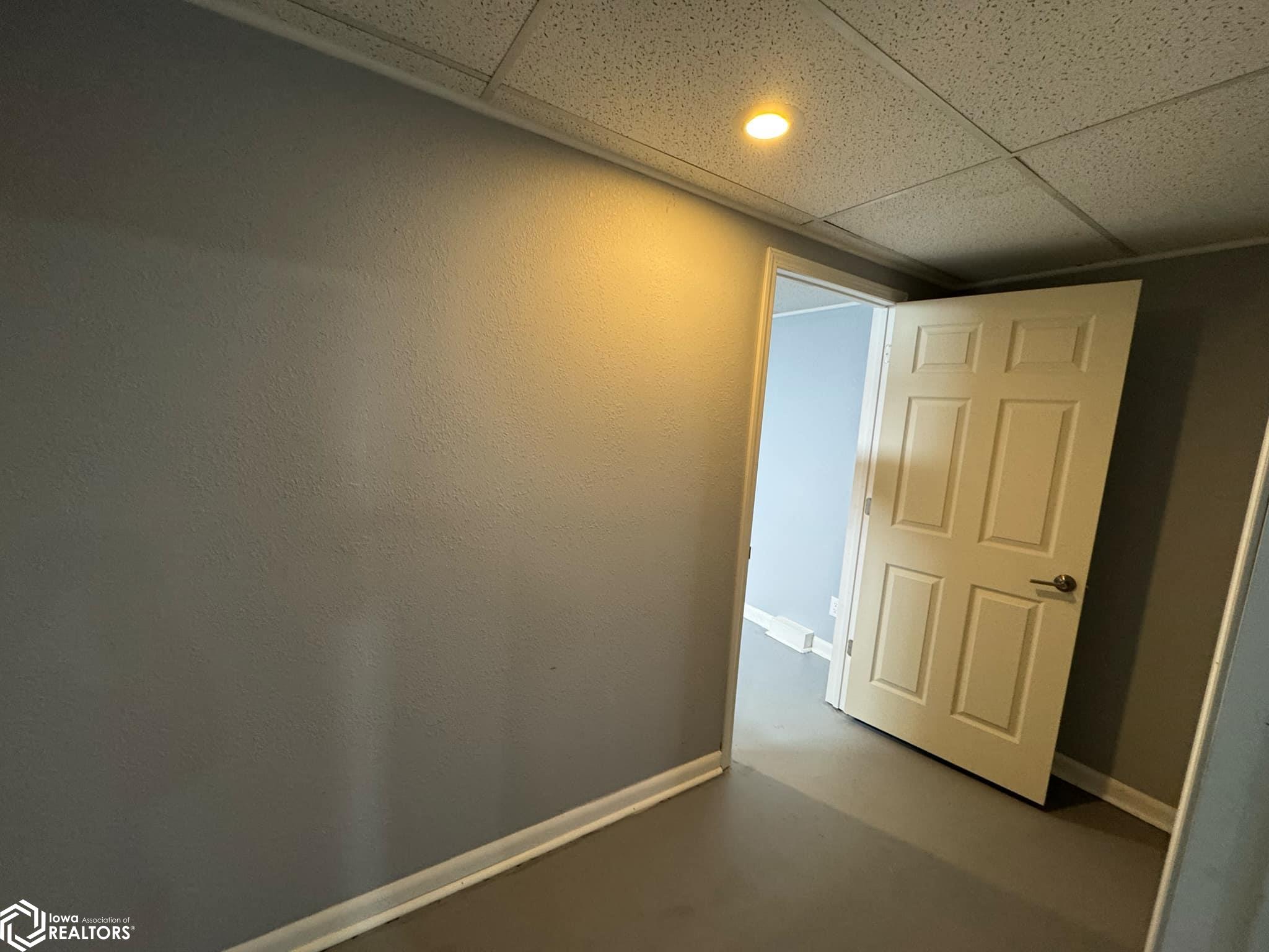 827 S Park Avenue, Centerville, Iowa image 31