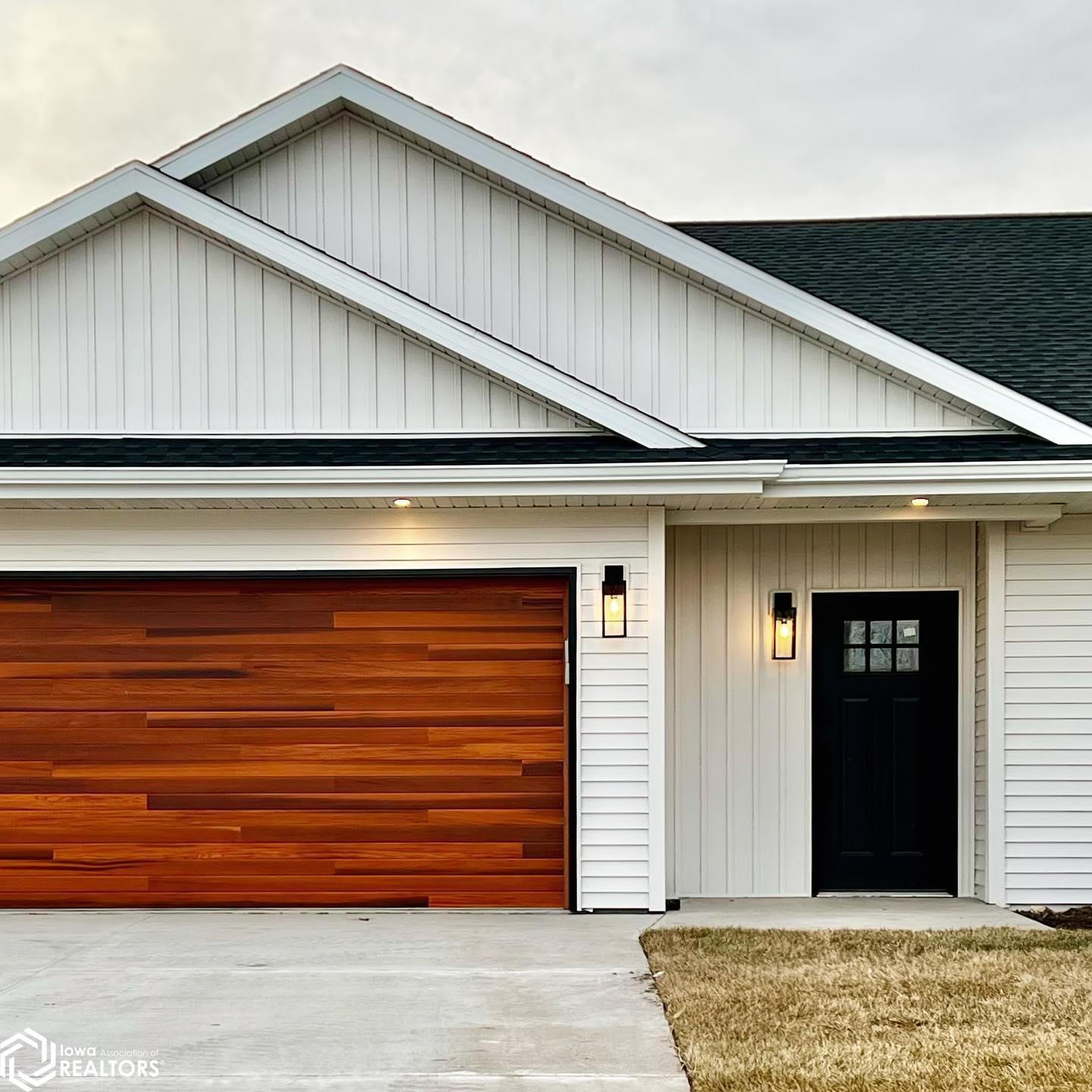 619 Layne Drive, West Burlington, Iowa image 1