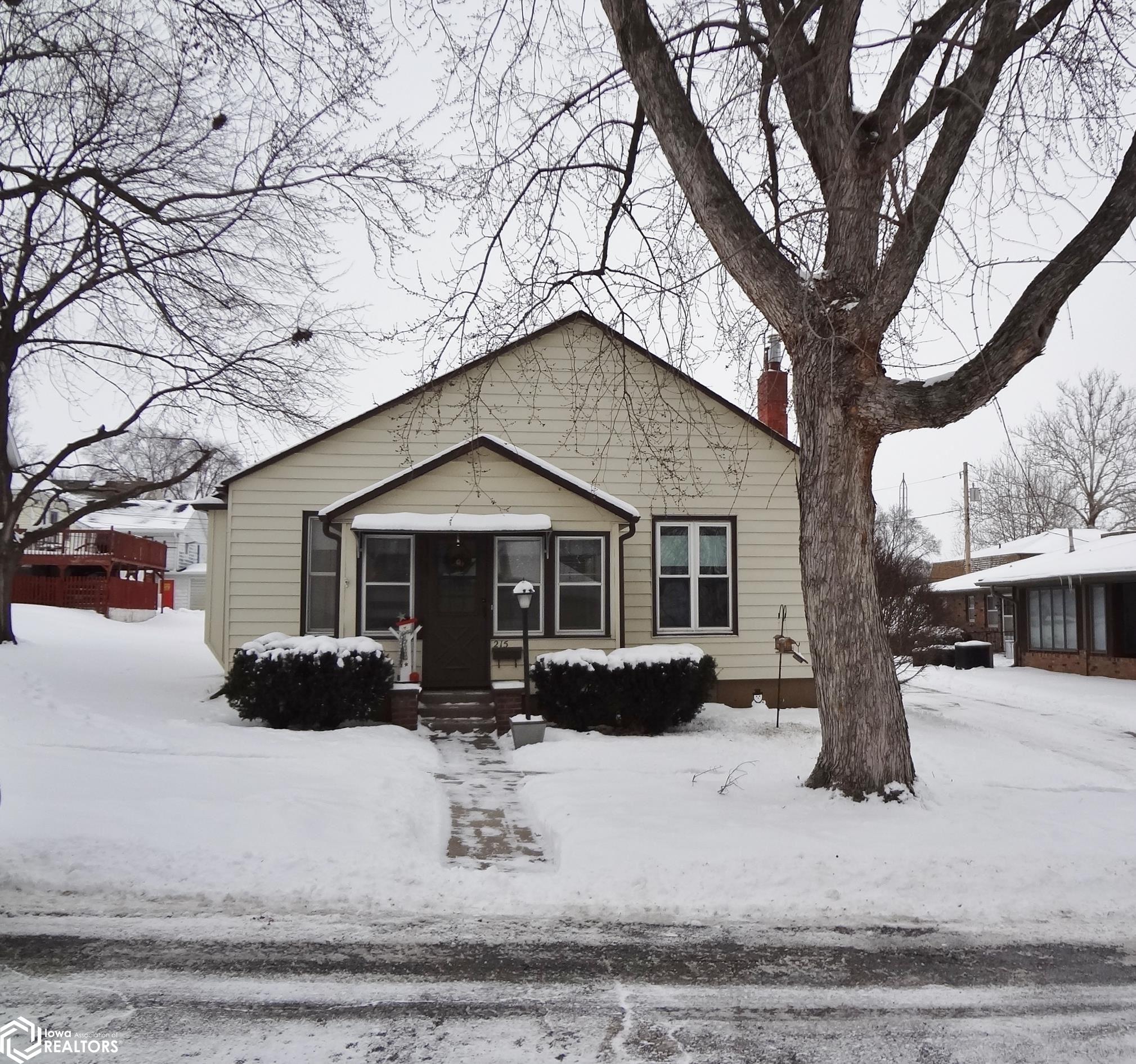215 W Chestnut Street, Clarinda, Iowa image 1