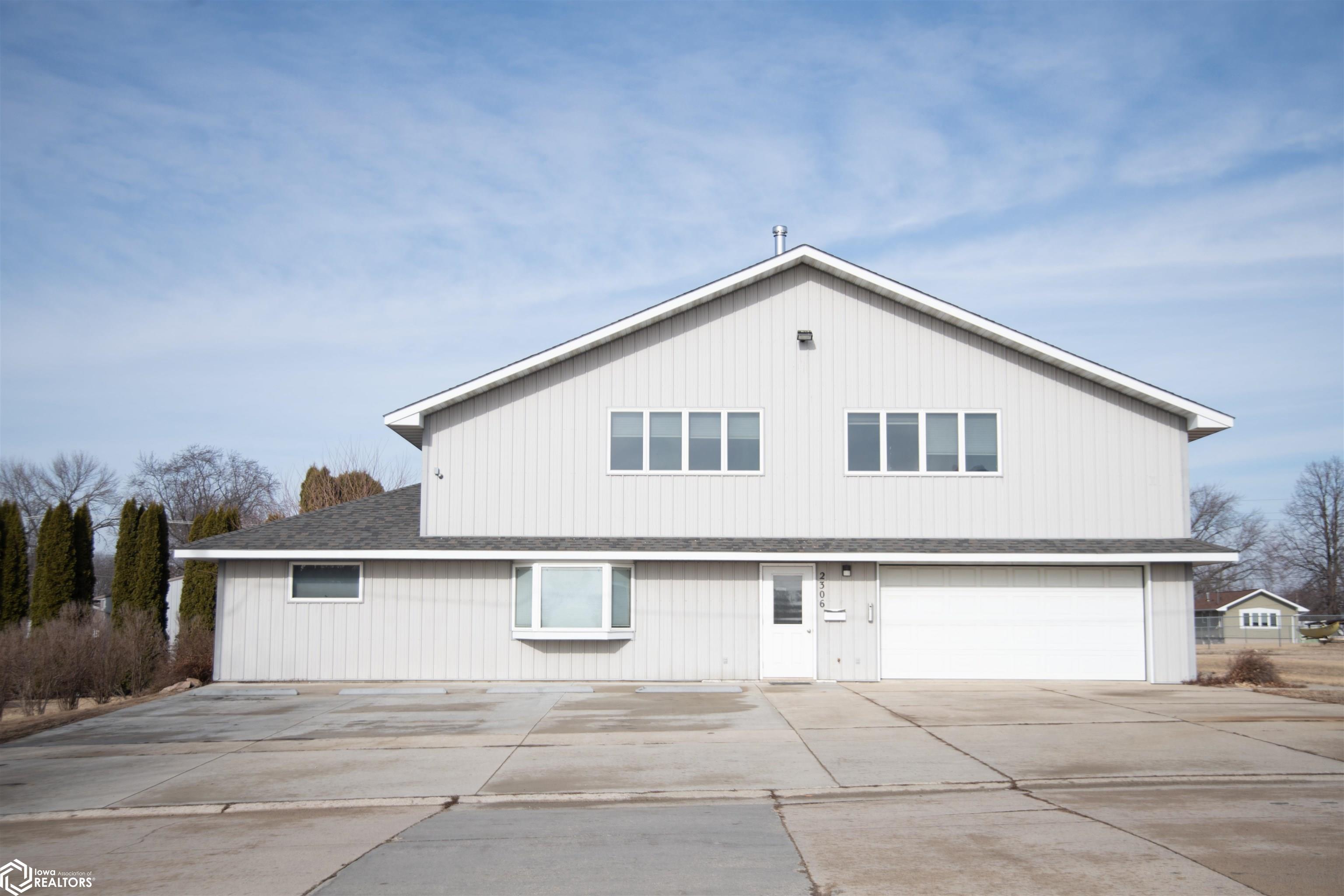 2306 3rd Avenue, Clear Lake, Iowa image 1