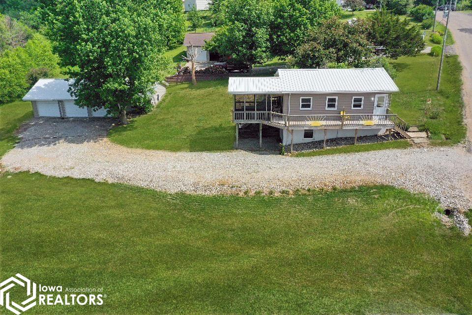 6043 N Lakeshore Drive, Brooklyn, Iowa image 2