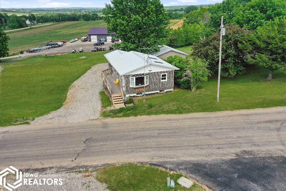 6043 N Lakeshore Drive, Brooklyn, Iowa image 3