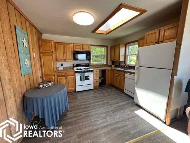 6043 N Lakeshore Drive, Brooklyn, Iowa image 10
