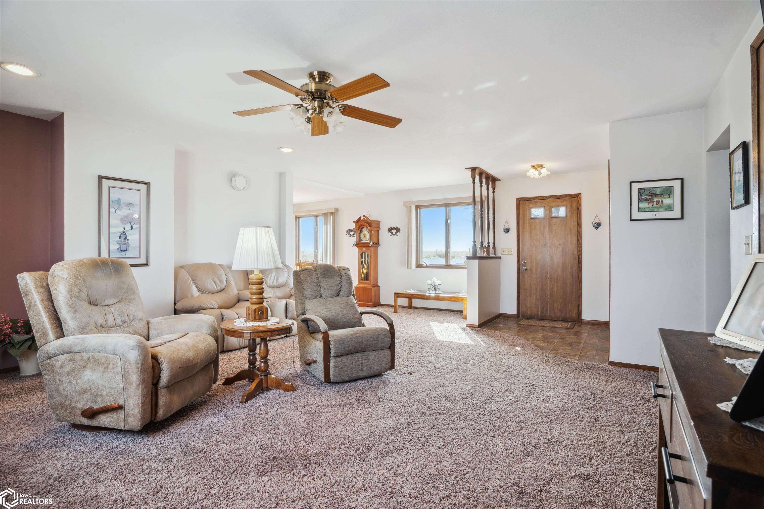 1633 150th Street, Mount Pleasant, Iowa image 4