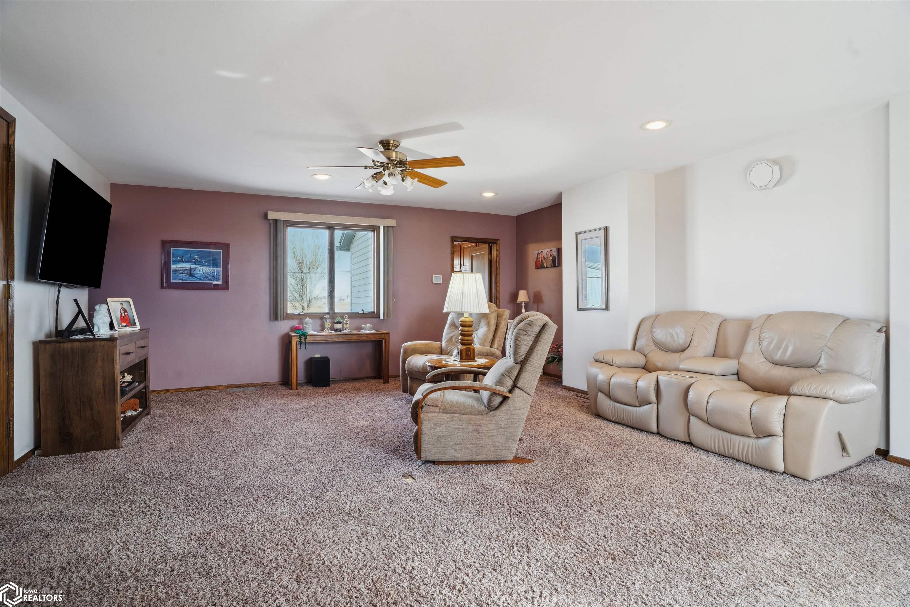1633 150th Street, Mount Pleasant, Iowa image 5