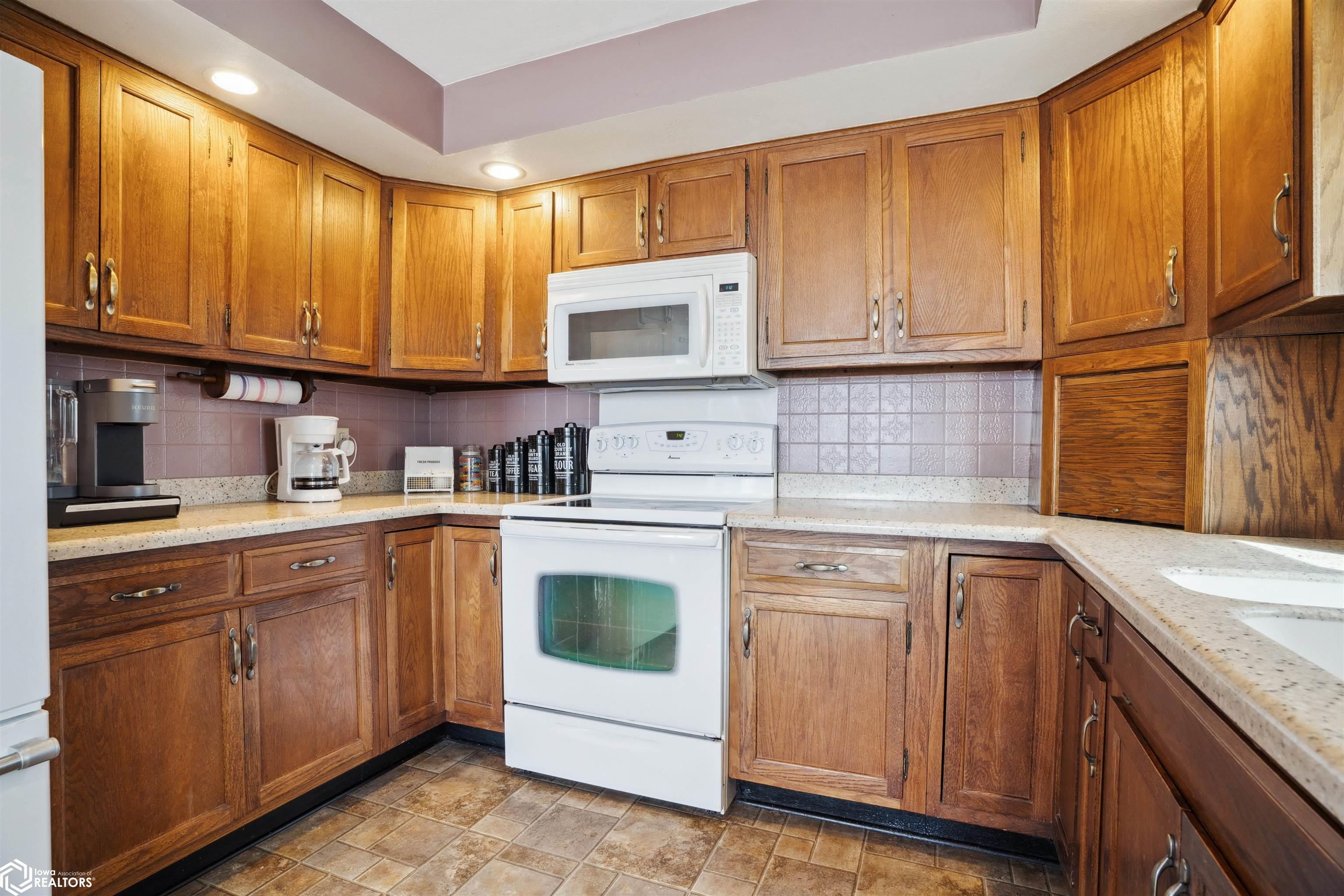 1633 150th Street, Mount Pleasant, Iowa image 9