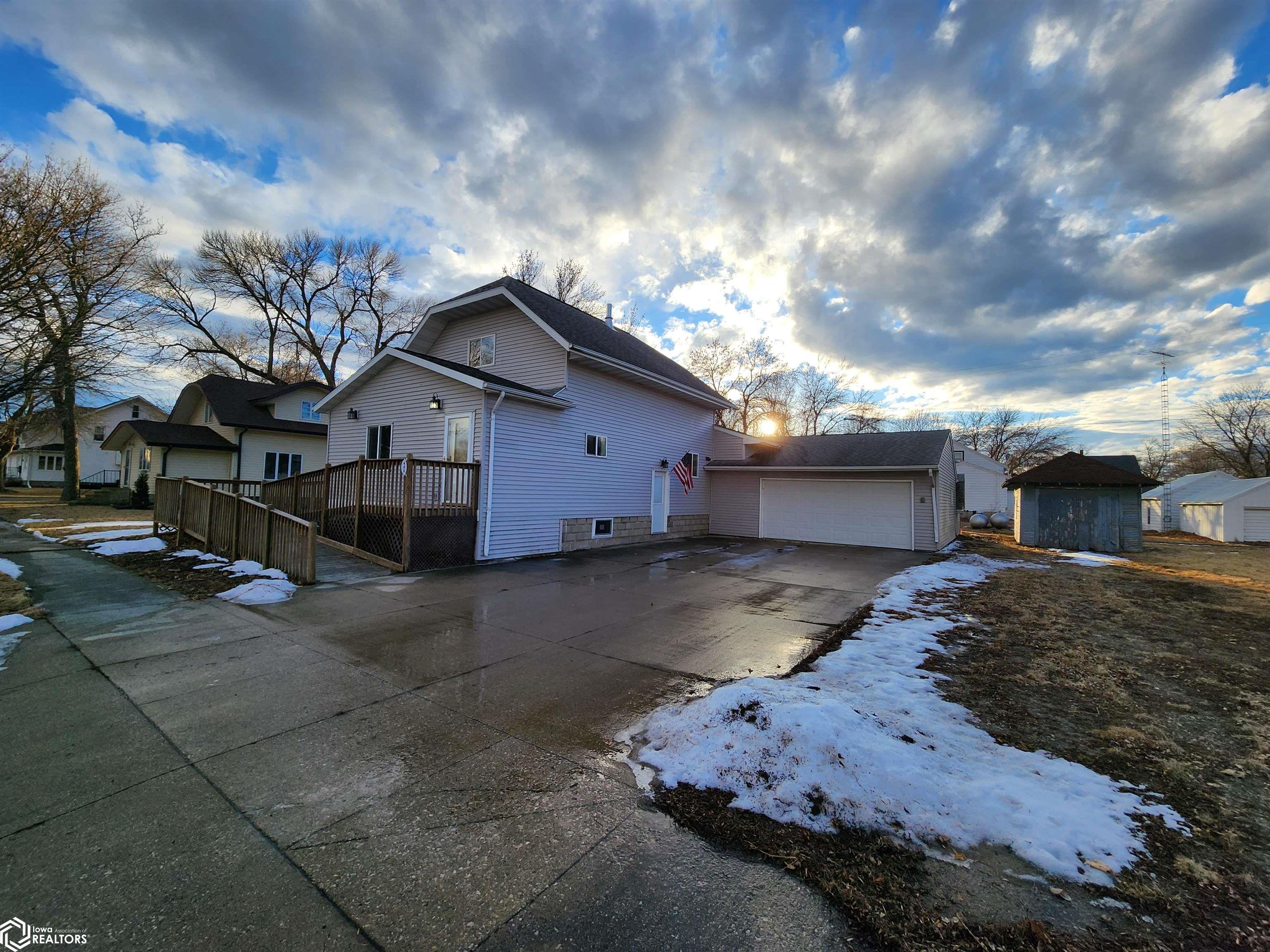 405 1st Street, Buffalo Center, Iowa image 1