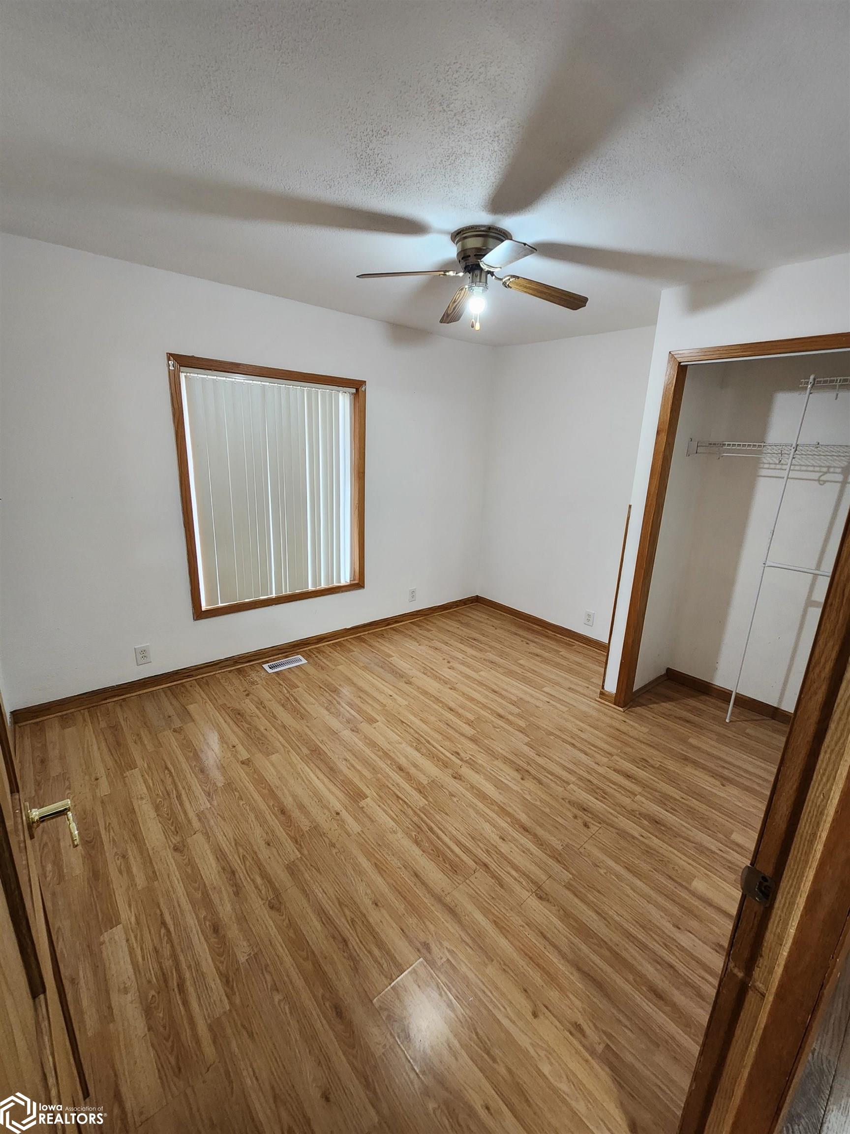 405 1st Street, Buffalo Center, Iowa image 15
