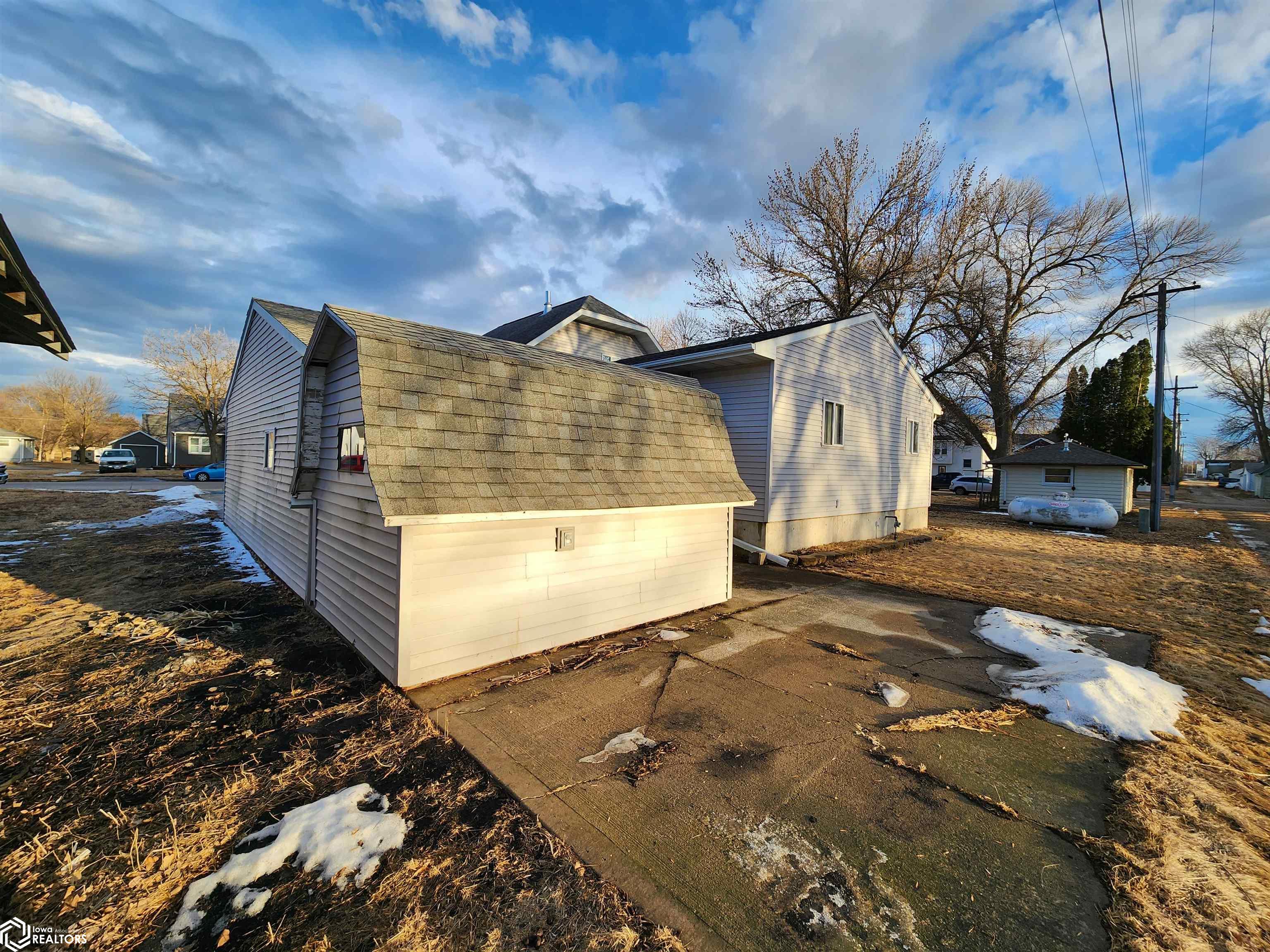 405 1st Street, Buffalo Center, Iowa image 3