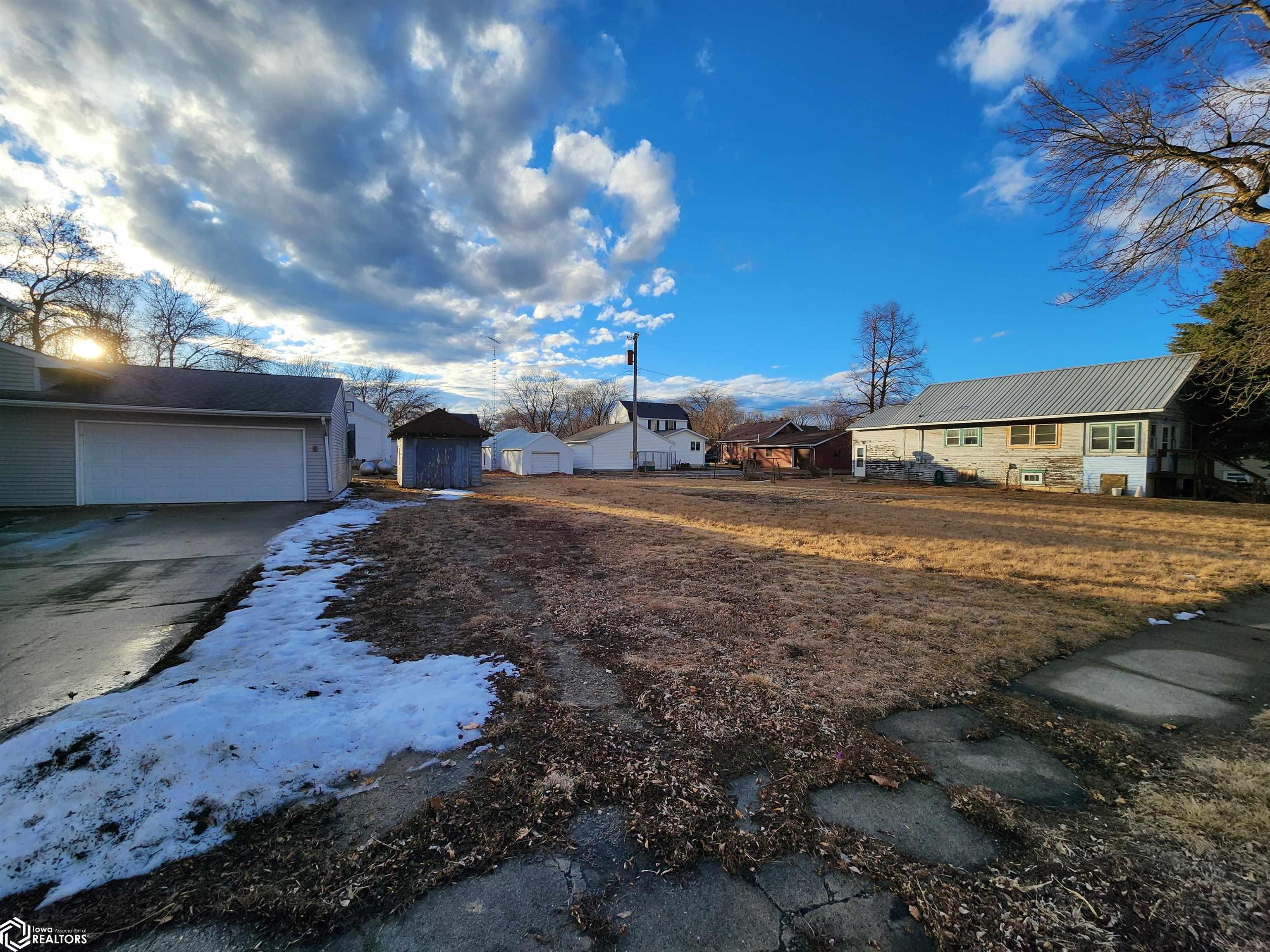 405 1st Street, Buffalo Center, Iowa image 5