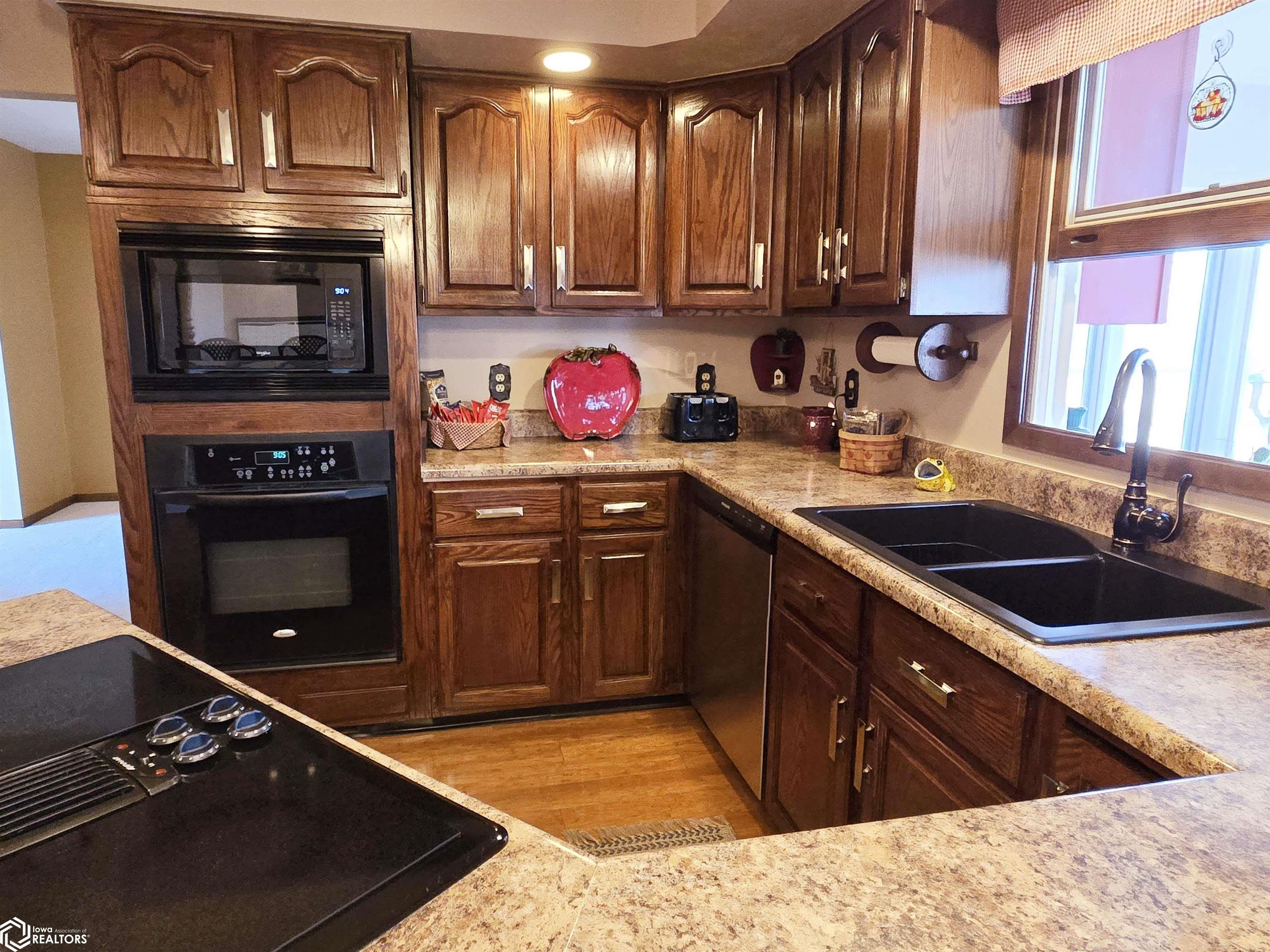 320 Kimberly Drive, West Burlington, Iowa image 7