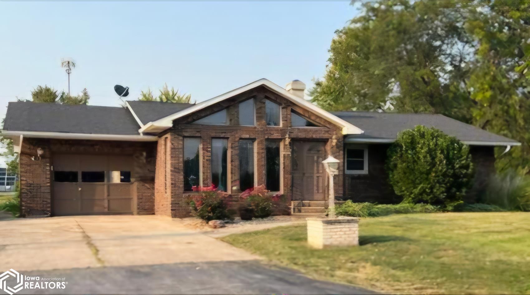 1641 Laurel, Hamilton, Illinois image 1