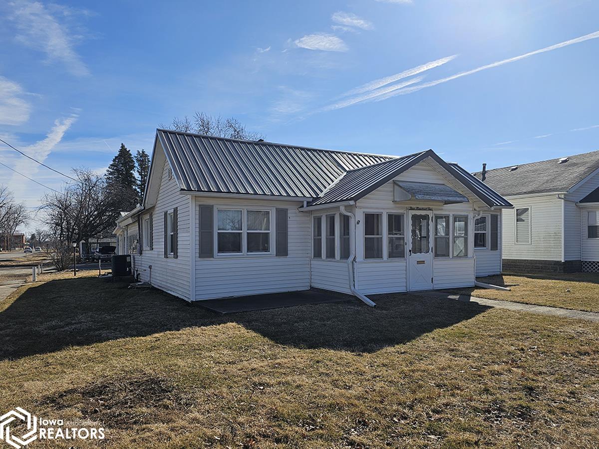 502 S Ferry Street, Ottumwa, Iowa image 2