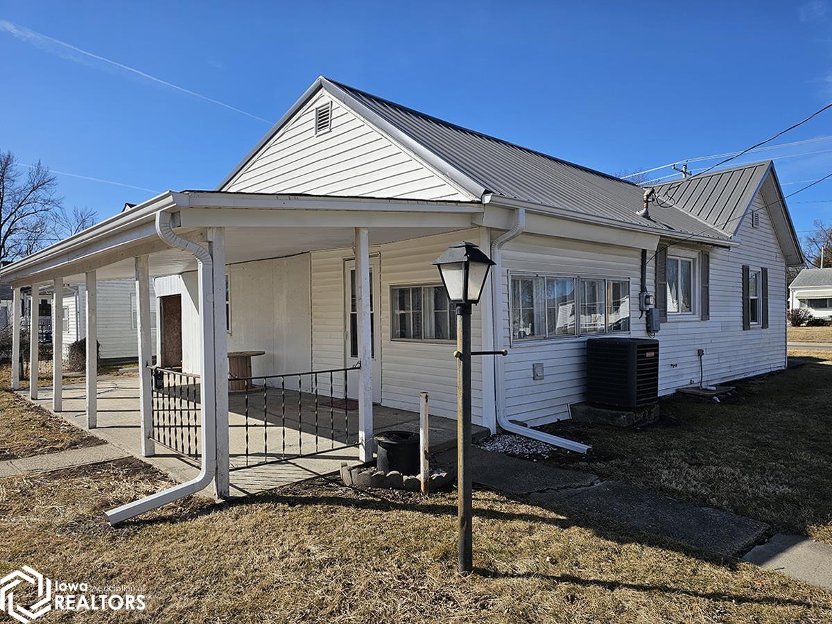 502 S Ferry Street, Ottumwa, Iowa image 3