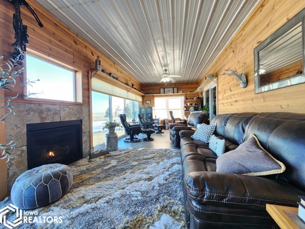 940 250th Street, Sheffield, Iowa image 32