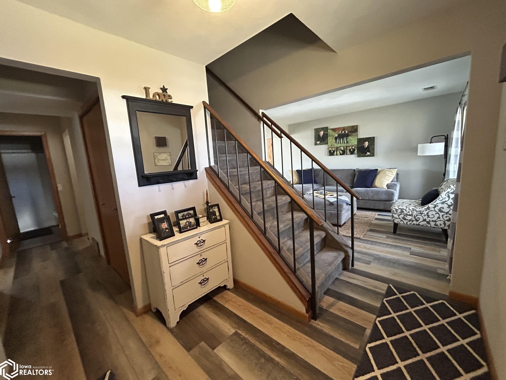 413 Kennedy Drive, Wapello, Iowa image 3